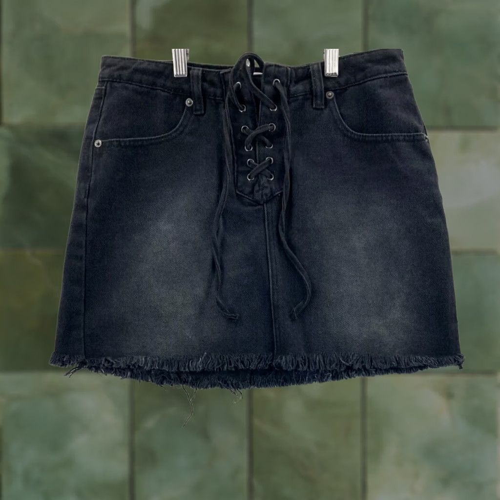 Vintage Bongo Skirt Womens 7 Denim Lace Up Front Pockets Mini Black Cotton Blend Front Pockets Vintage No Size 32" / US 10 / IT 46 - 1 Thumbnail