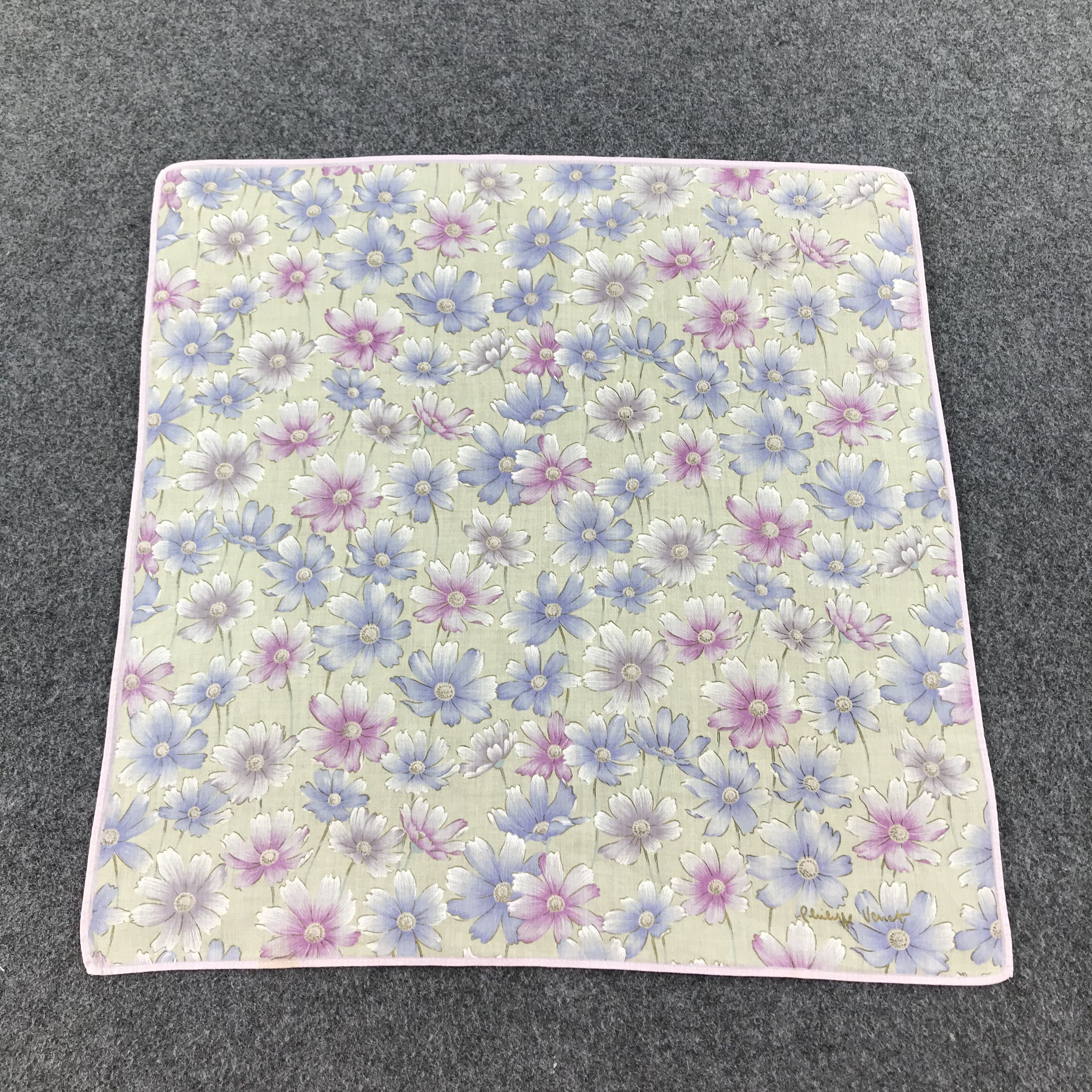 Vintage Philippe V Floral Handkerchief Neckerchief Bandana H118 Size ONE SIZE - 3 Thumbnail
