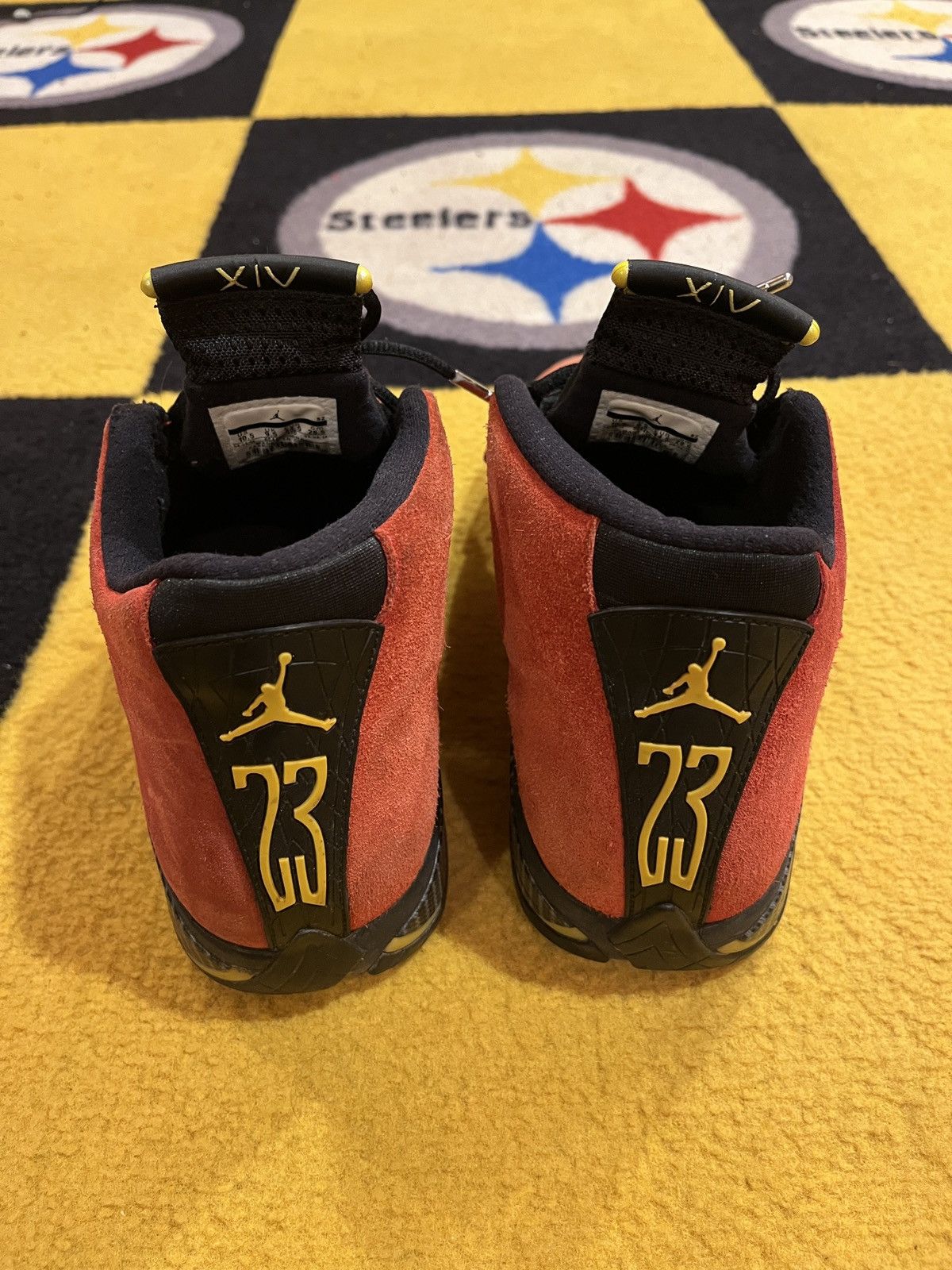 Jordan Brand Jordan 11 Ferrari Size US 10.5 / EU 43-44 - 4 Thumbnail