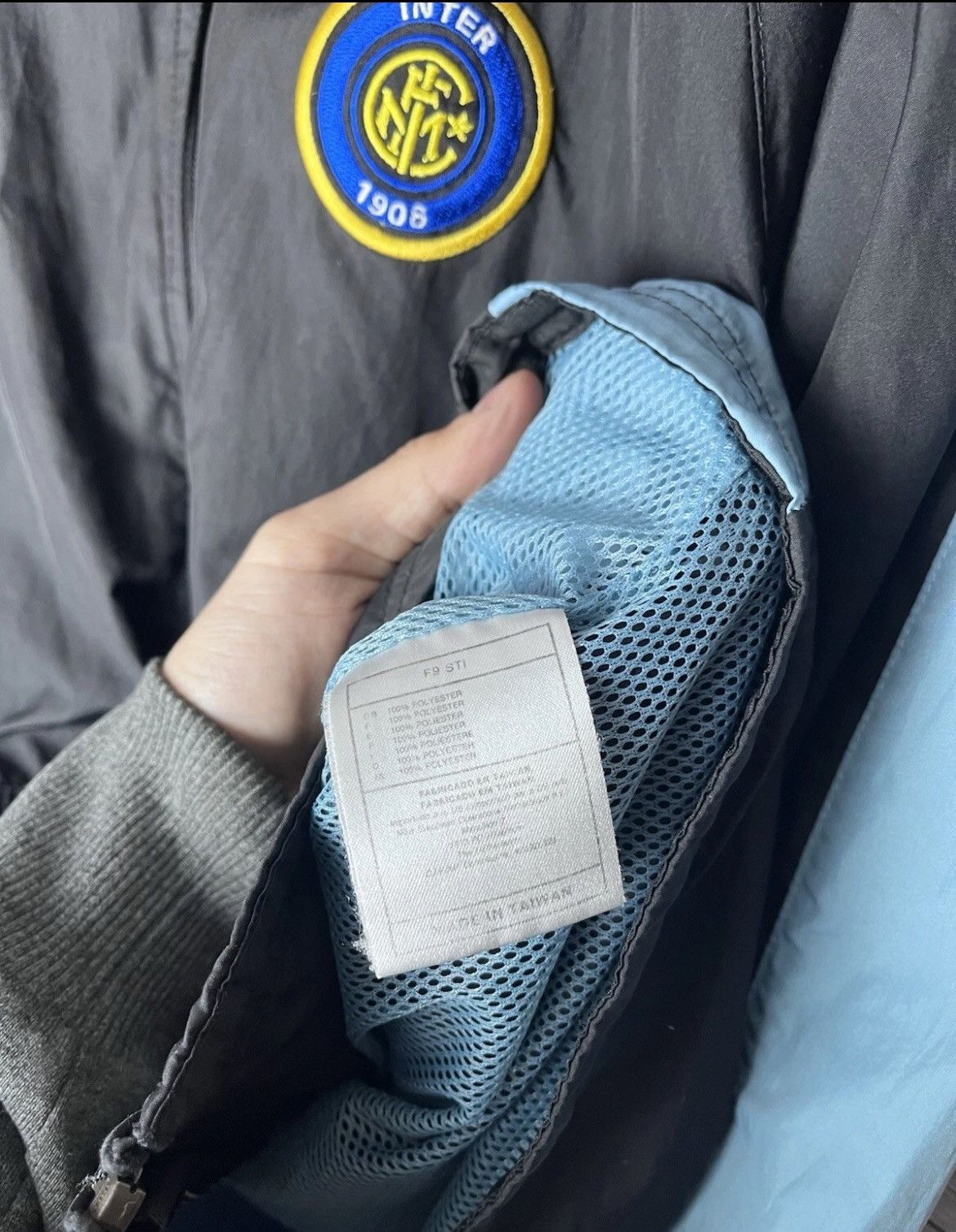 Nike Vintage soccer jacket Nike Inter XL (s-m) 1990s Size US M / EU 48-50 / 2 - 4 Thumbnail