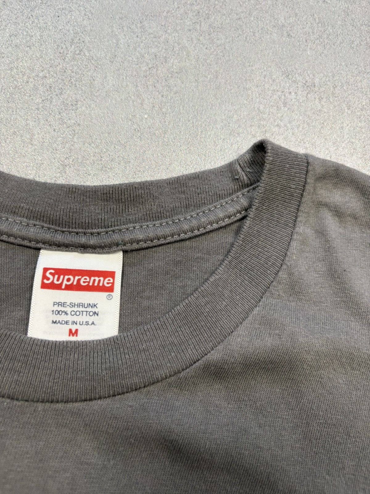 Supreme Supreme Banner Logo T-Shirt FW23 Charcoal Yellow USA Size M Size US M / EU 48-50 / 2 - 12 Thumbnail