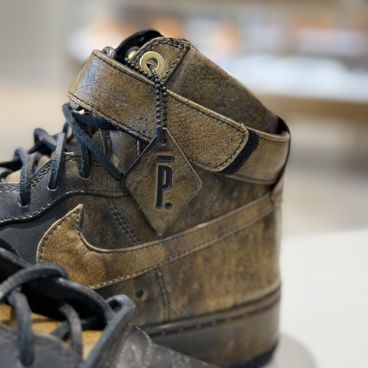 Nike Nike Air Force 1 High Pigalle Black Gold Size US 8 / EU 41 - 3 Thumbnail