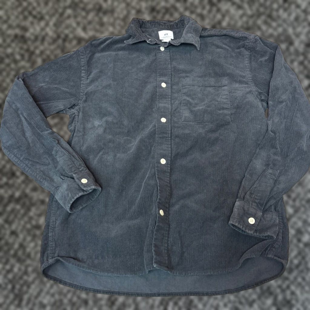 H&M H&M Corduroy Shirt Mens Small Relaxed Fit Gray Button Up Size US S / EU 44-46 / 1 - 1 Thumbnail