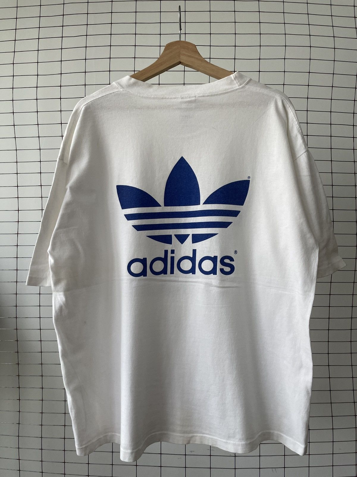 Adidas × Vintage Vintage Adidas Trefoil T-Shirt Size US L / EU 52-54 / 3 - 3 Thumbnail