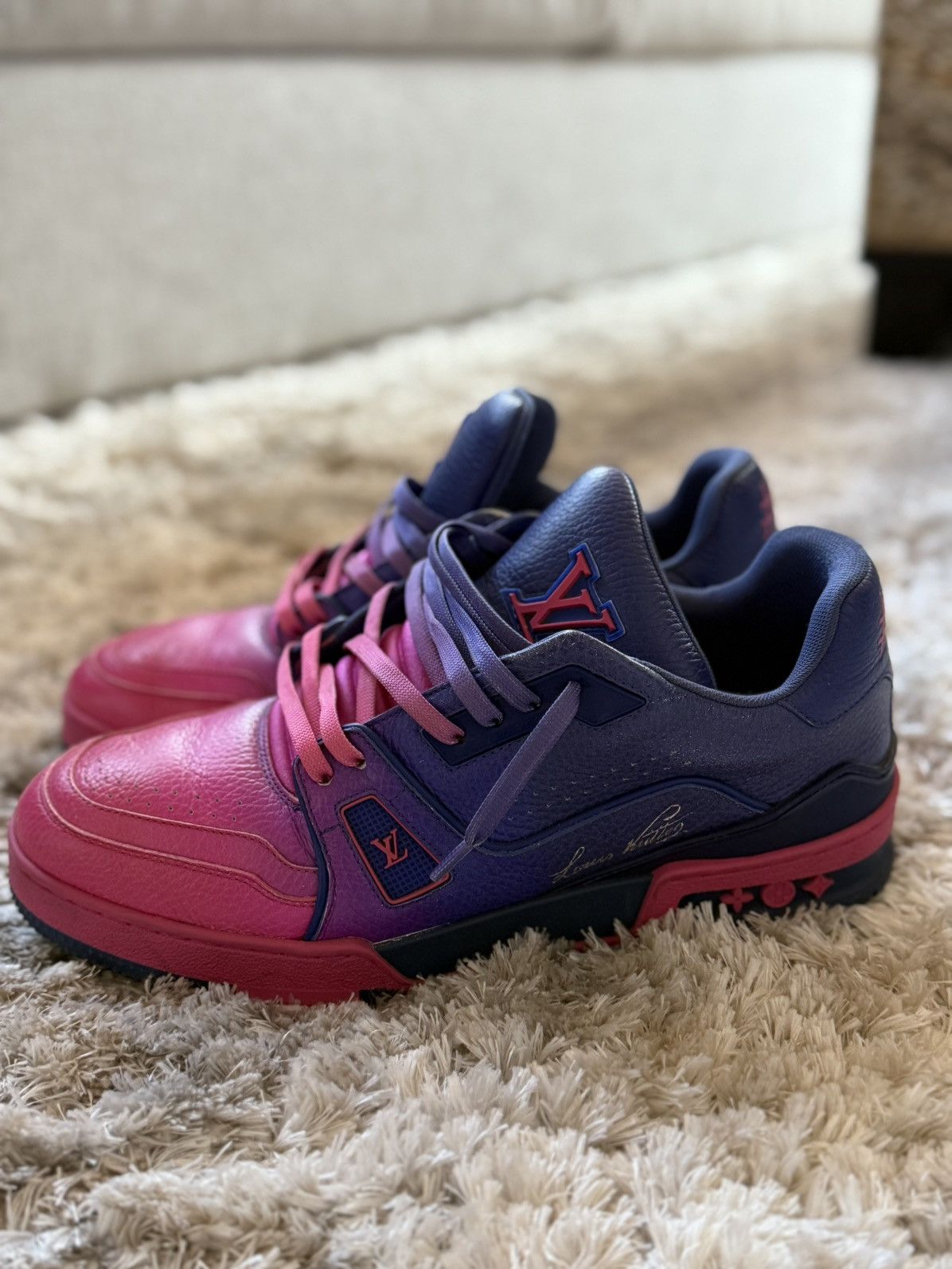 Louis Vuitton LV size 7 Size US 7 / EU 40 - 1 Thumbnail
