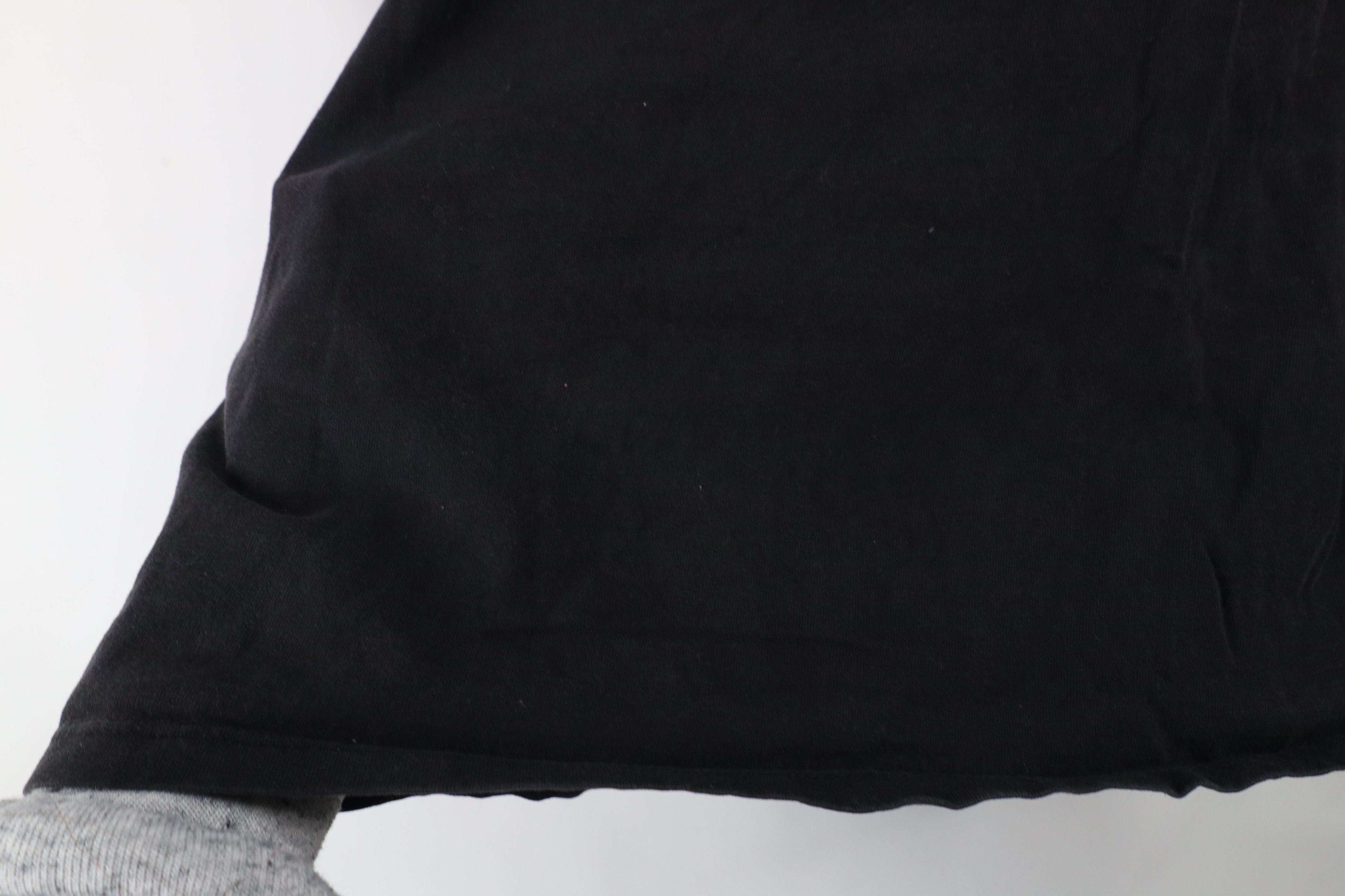Vintage Vintage 90s Streetwear Sole Basketball T-Shirt Black Cotton Size US L / EU 52-54 / 3 - 11 Thumbnail