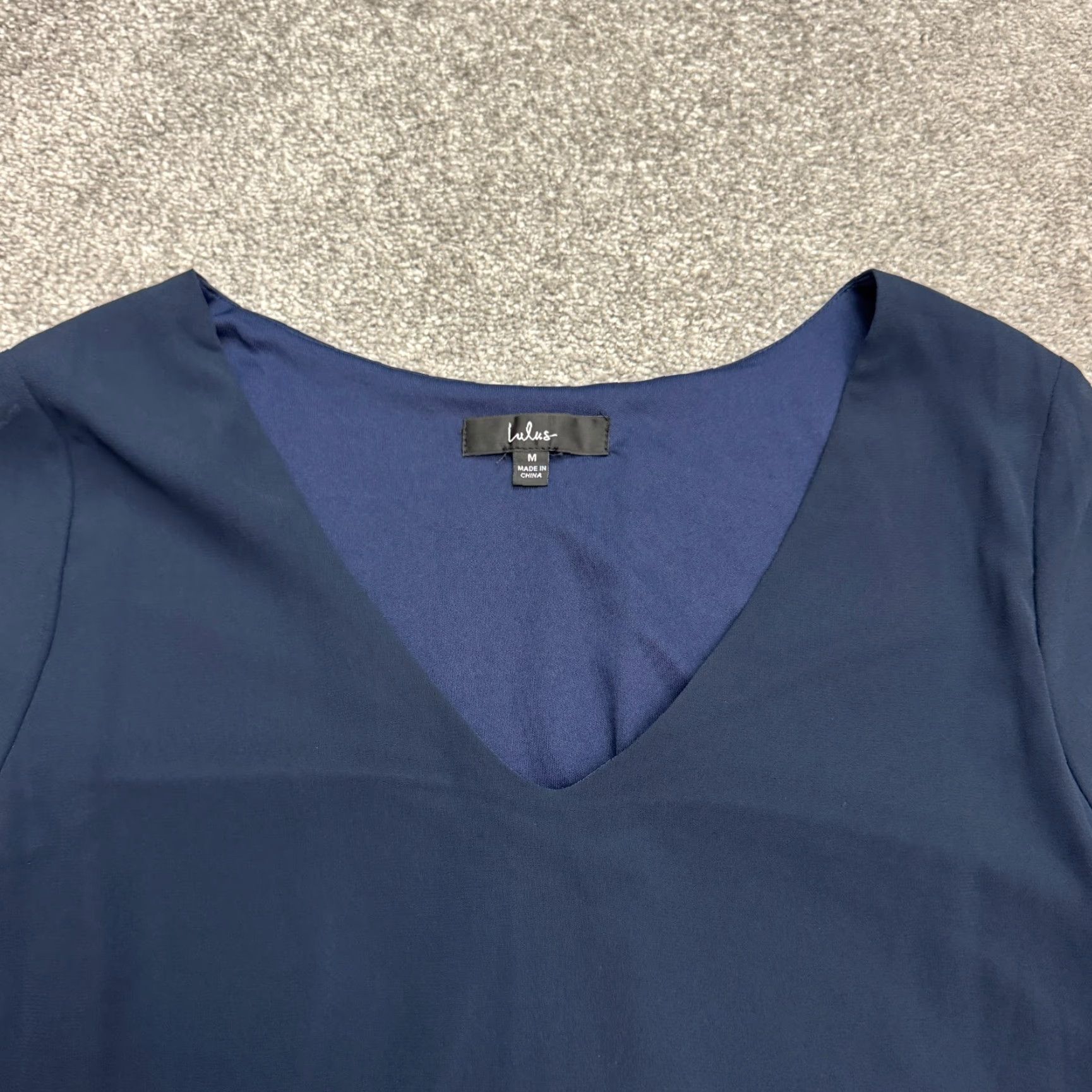 Lulus Lulus Shifting Dears Cold Shoulder Shift Dress womens Medium Navy Blue V-Neck Size M / US 6-8 / IT 42-44 - 4 Thumbnail