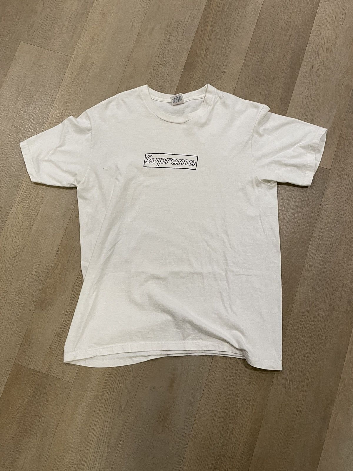 Supreme Chalk Box Logo Tee ホワイト Mサイズ Supreme KAWS Chalk Logo Tee (SS21) - $38
