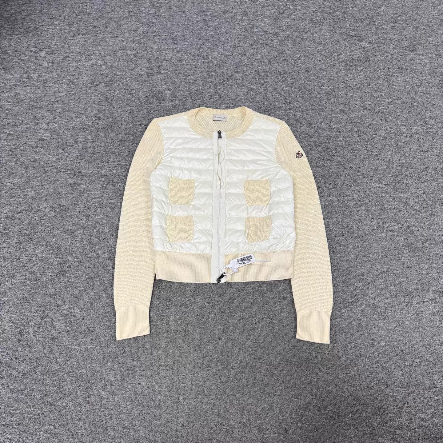 Moncler Moncler Knit Paneled Sleeve Logo Ivory Zipper Down Jacket M Size M / US 6-8 / IT 42-44 - 1 Thumbnail