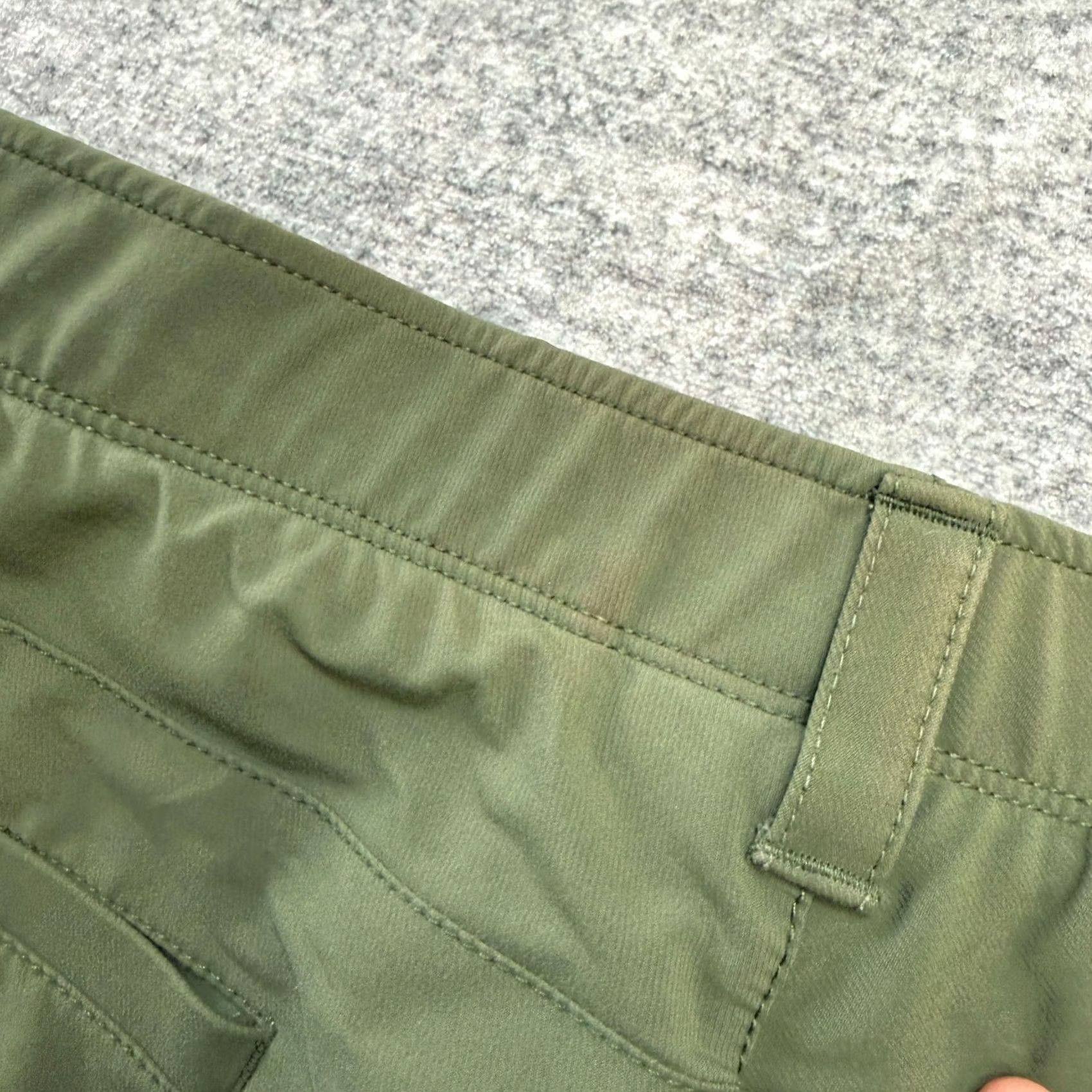 Under Armour Under Armour Pants Mens 36x34 Green Nylon Polyester Spandex Chino Flat Front Pockets Stretch Size US 36 / EU 52 - 6 Thumbnail