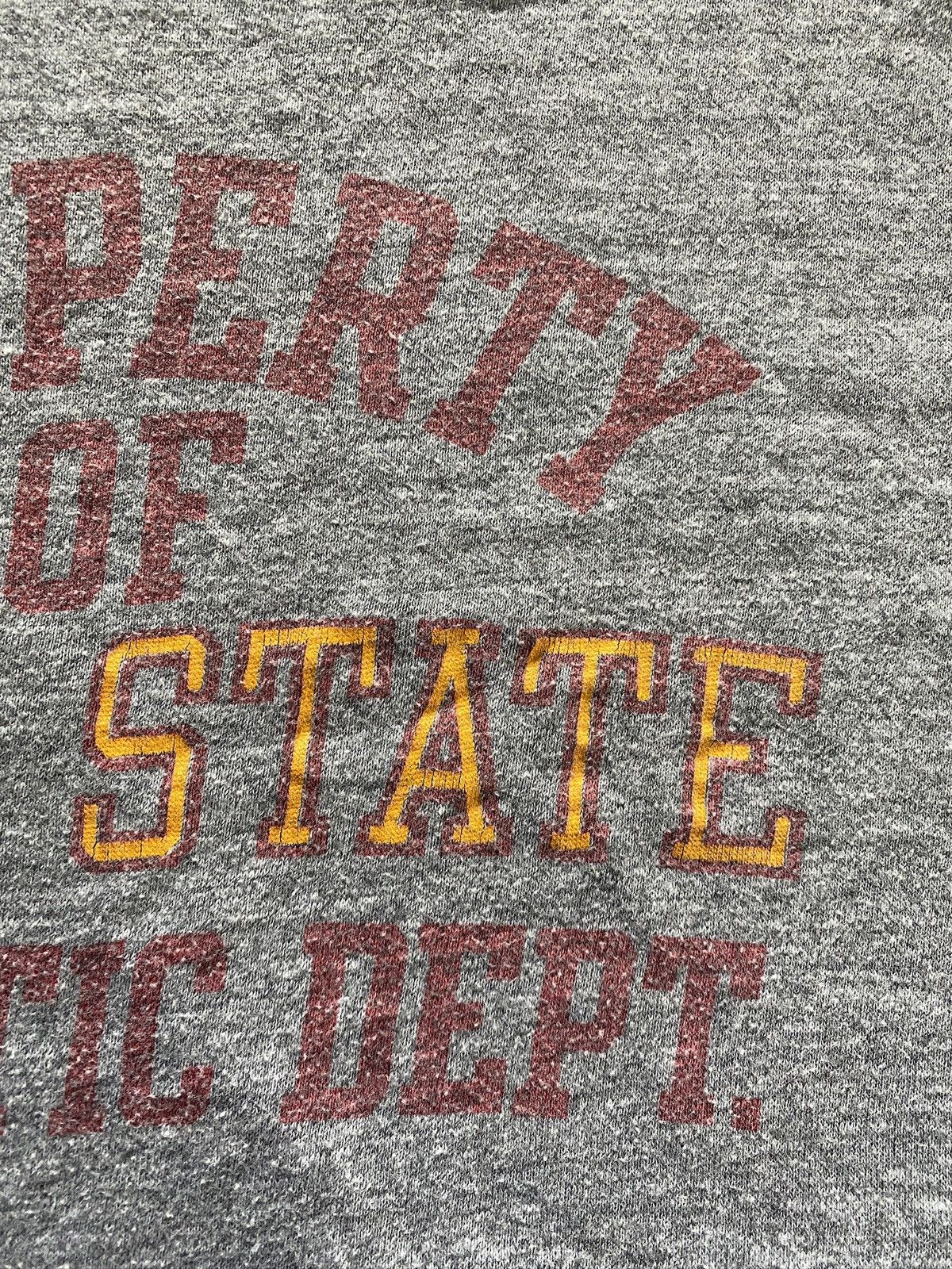 Vintage Vintage 80’s Iowa State Cropped Single Stitch Gray Tee Size US L / EU 52-54 / 3 - 4 Thumbnail