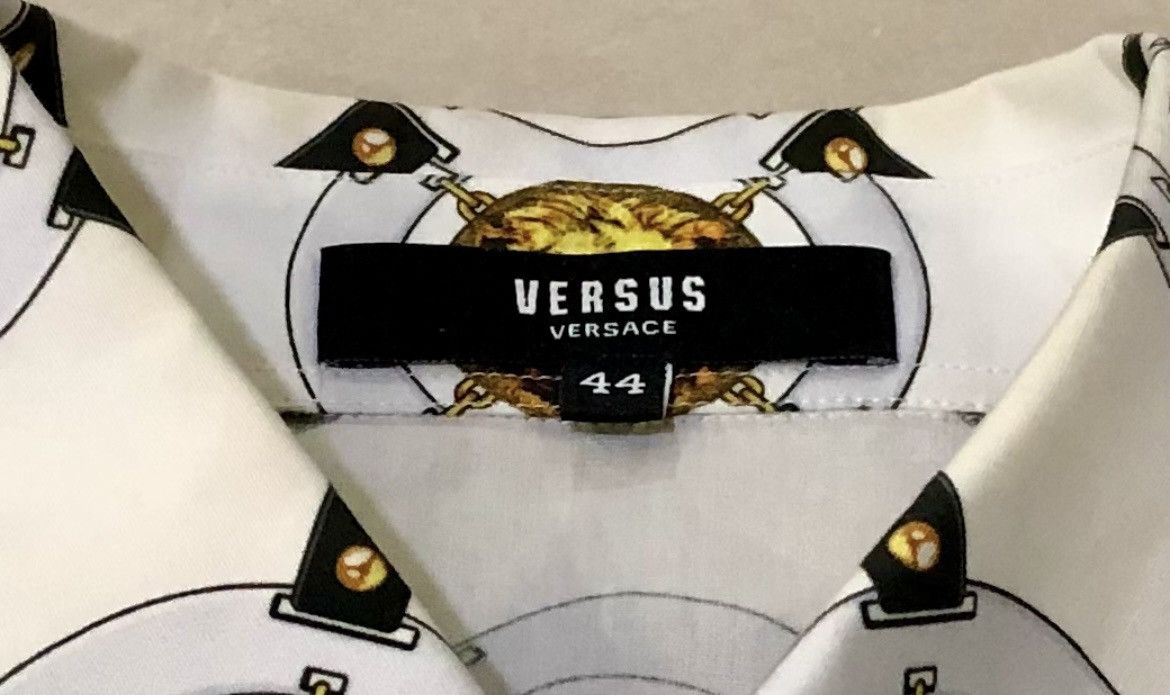Versus Versace Vintage Versus Versace Lion Head Belt Full Print Shirt Size US M / EU 48-50 / 2 - 16 Thumbnail