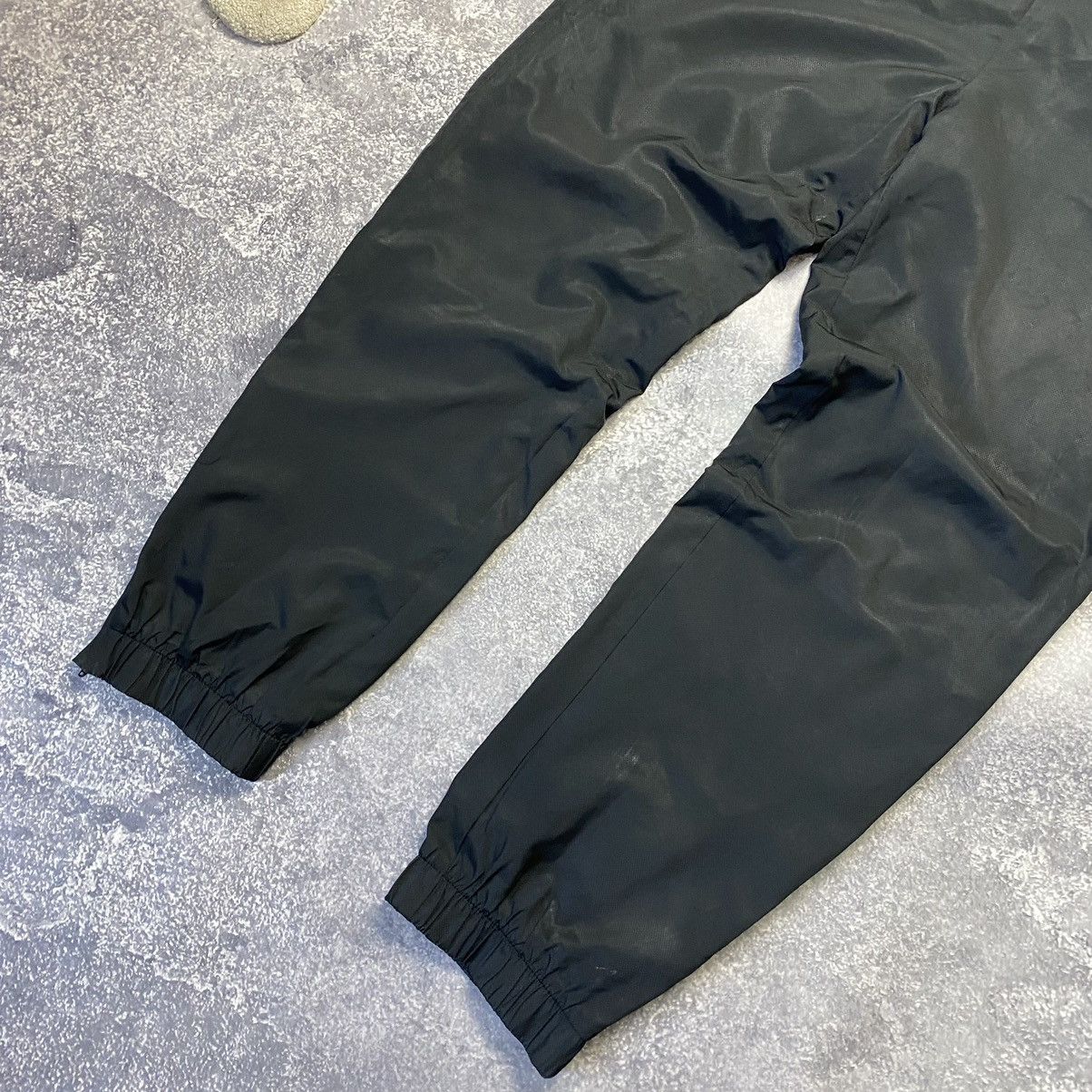 Lacoste × Vintage Vintage Lacoste & Andy Small logo nylon pants Size US 34 / EU 50 - 7 Thumbnail