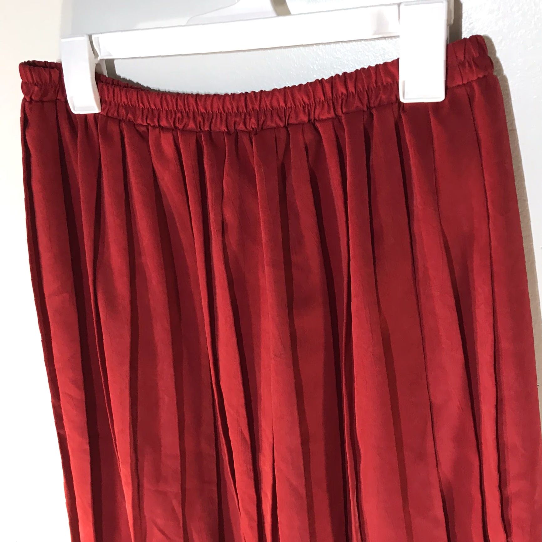 Vintage Vintage Leslie Fay Red Pleated Pull On Midi Skirt Womens Size 14P Size 36" / US 14 / IT 50 - 2 Thumbnail