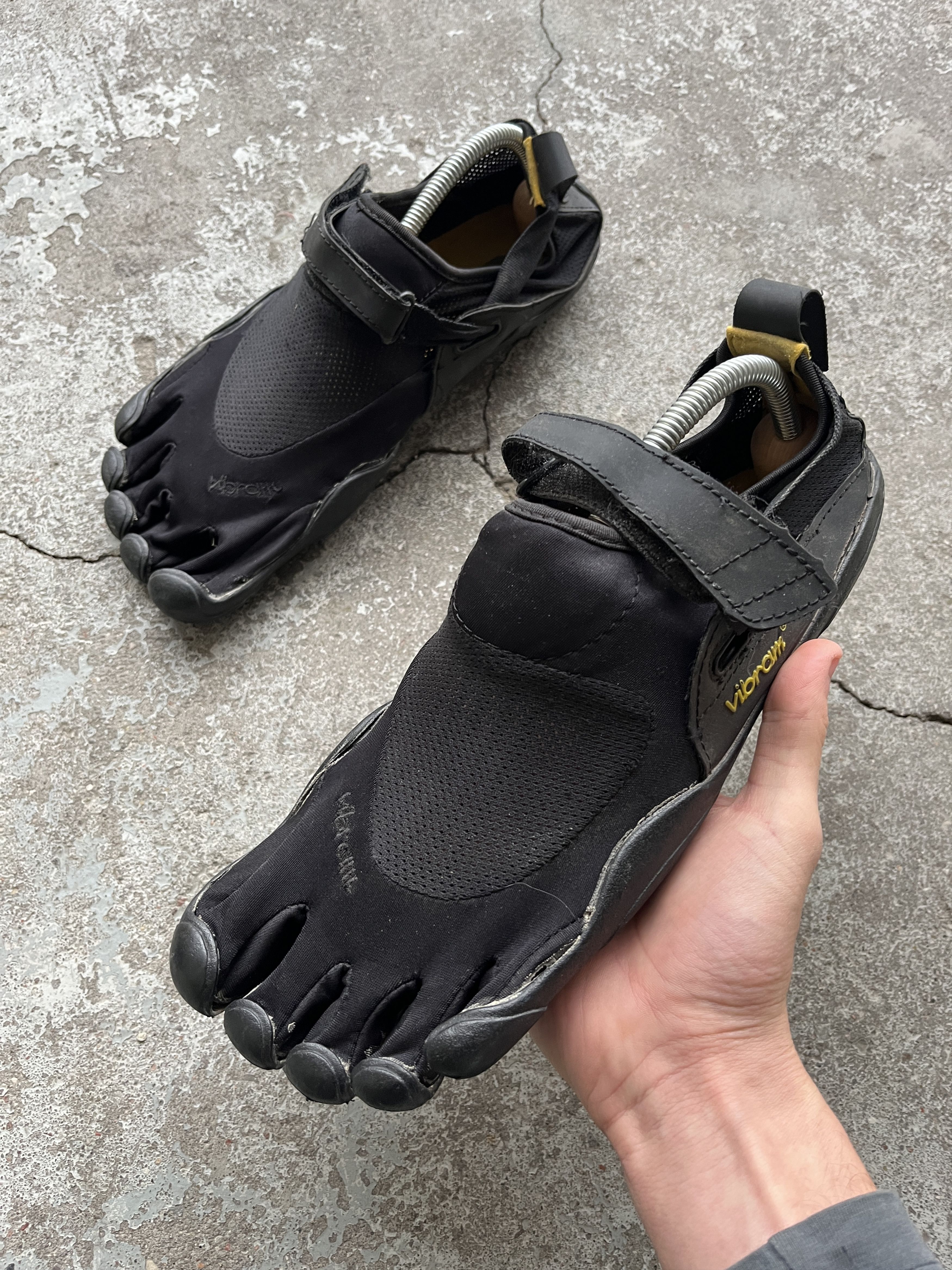 Vibram vibram 5 fingers shoes velcro Size US 11.5 / EU 44-45 - 1 Thumbnail