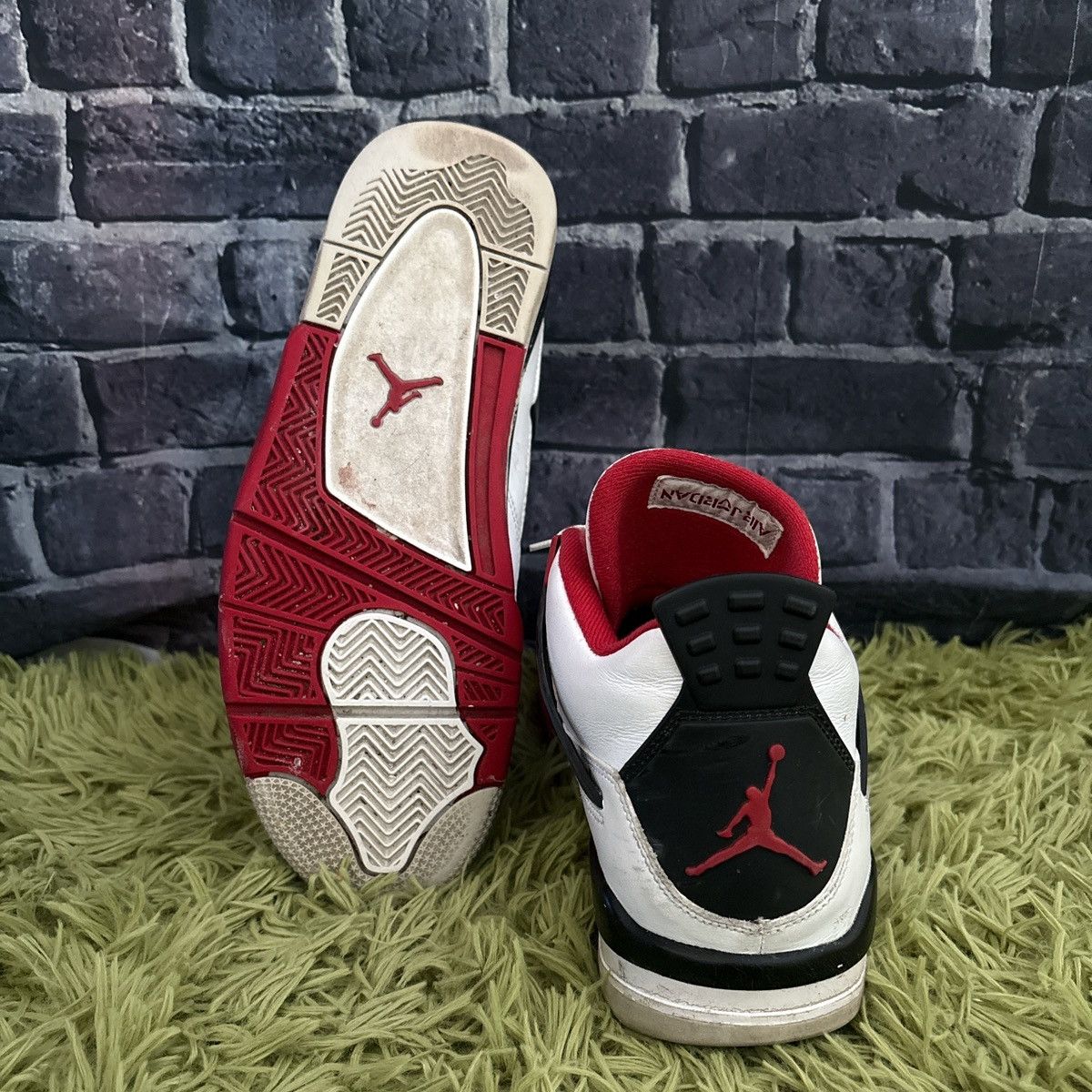 Jordan Brand fire red 4’s Size US 10 / EU 43 - 6 Thumbnail