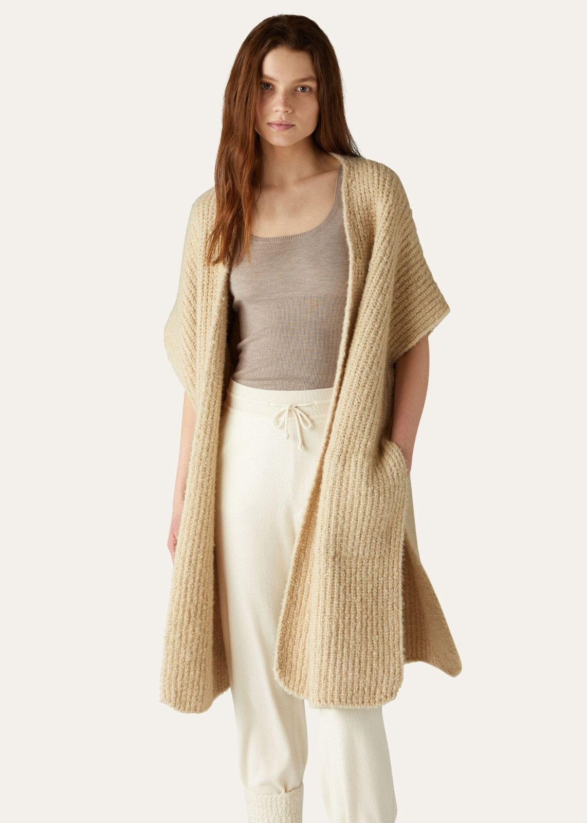 o1srvl11e1125 FAM6335 Cocooning Long Cardigan in Brown