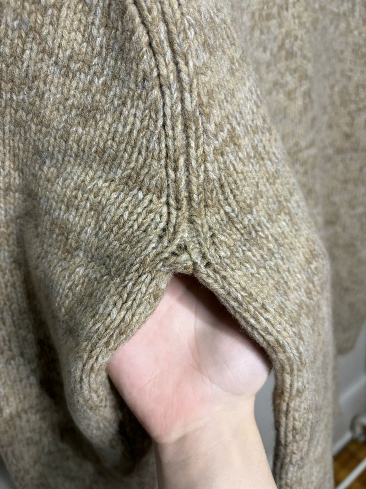 DKNY × Vintage Vintage 1990s Chunky Beige Knit Turtleneck Sweater Size US M / EU 48-50 / 2 - 3 Thumbnail
