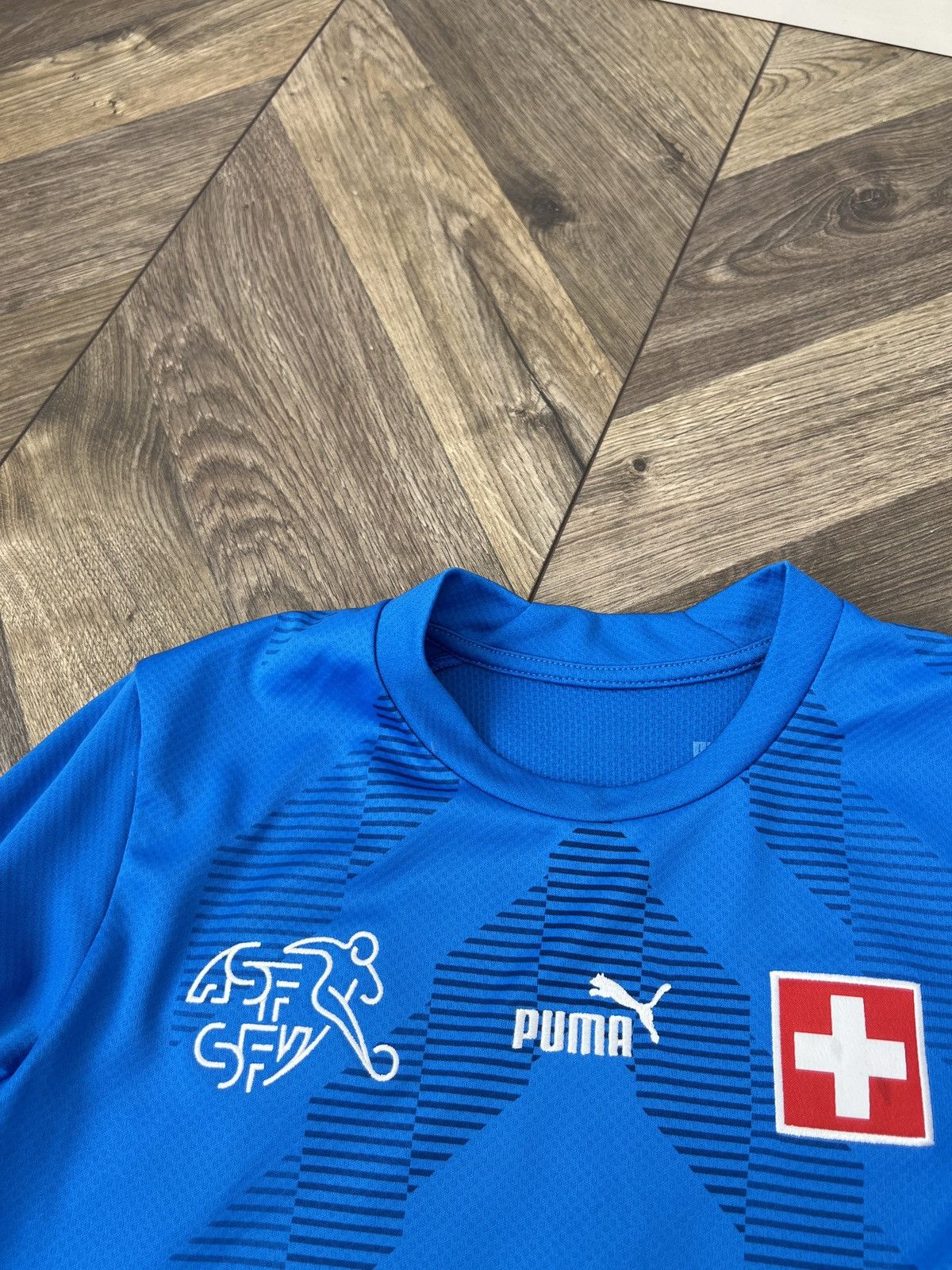 Puma Vintage Sommer Switzerland National Team Kids Jersey Size US XS / EU 42 / 0 - 7 Thumbnail