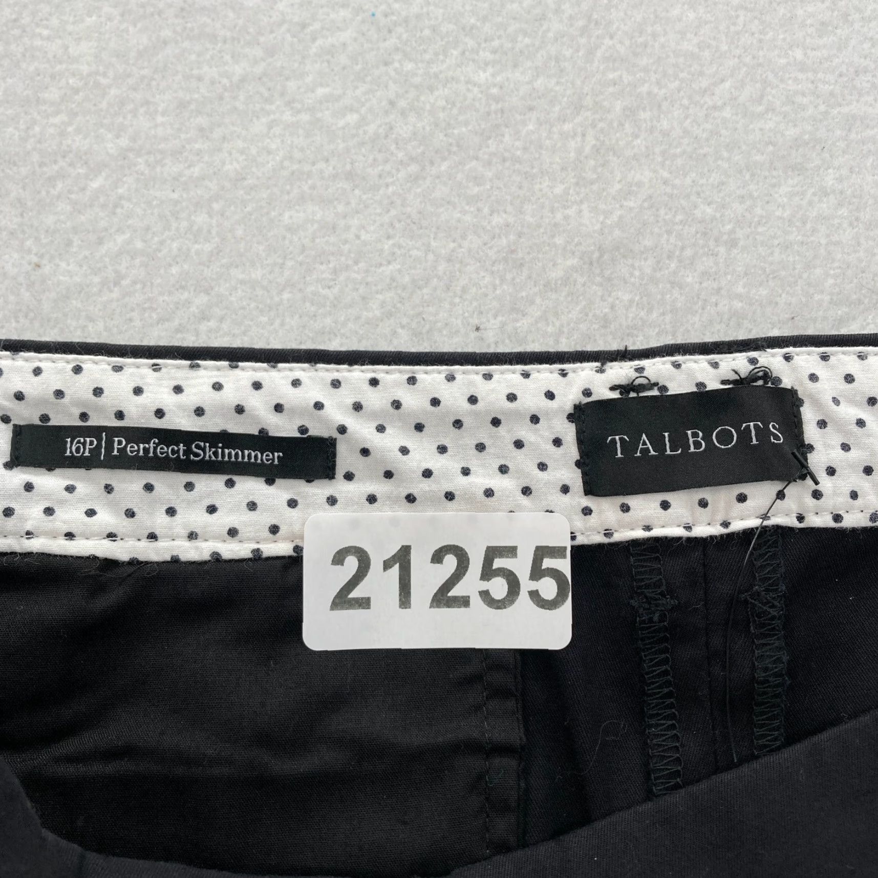 Talbots Talbots Skimmer Women's 16P Petite Black Stretch Fabric Slim Leg Cropped Size 26" / US 2 / IT 38 - 3 Thumbnail