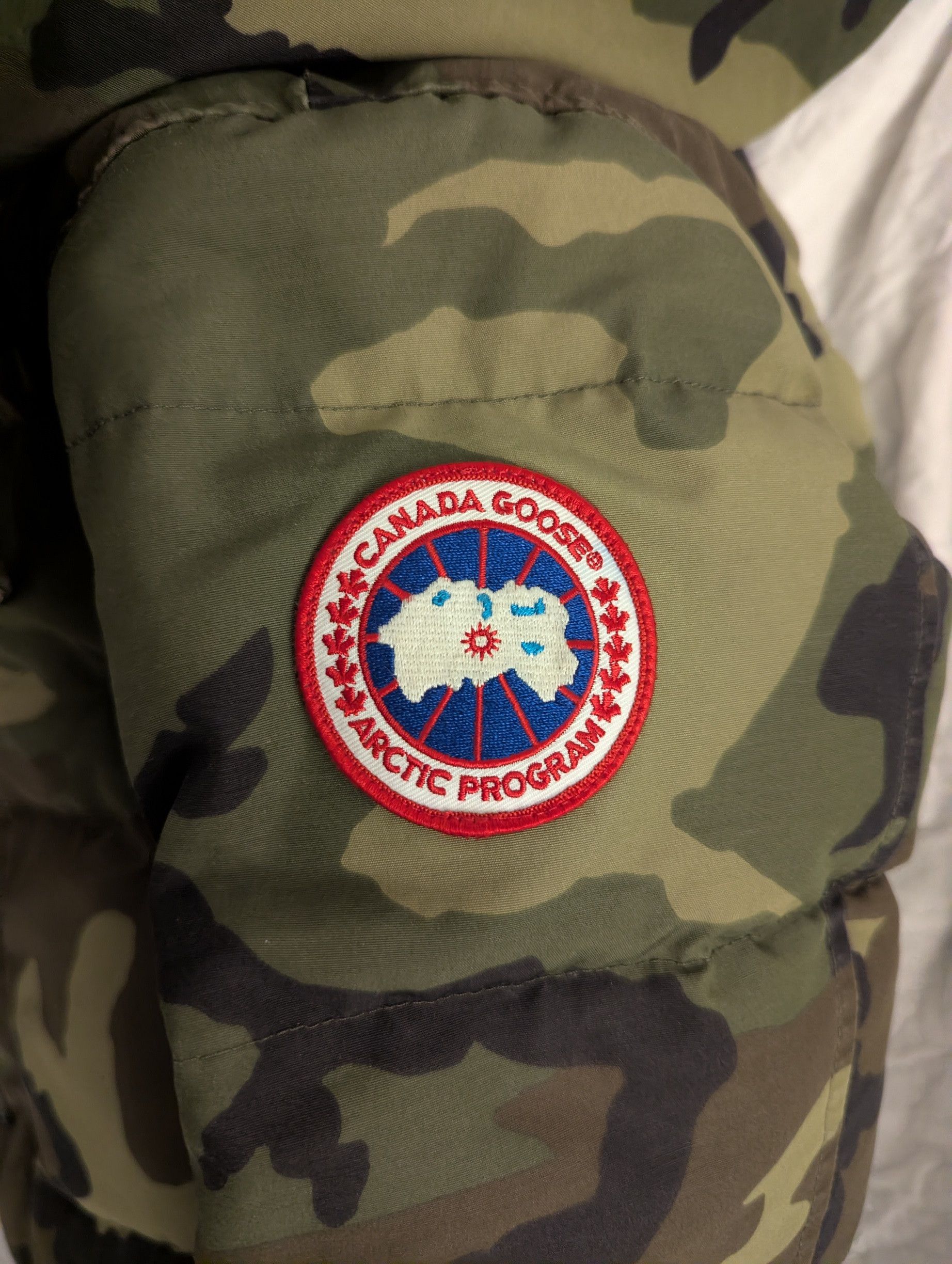 Canada Goose Canada Goose Wyndham XS camo Size US XS / EU 42 / 0 - 3 Thumbnail