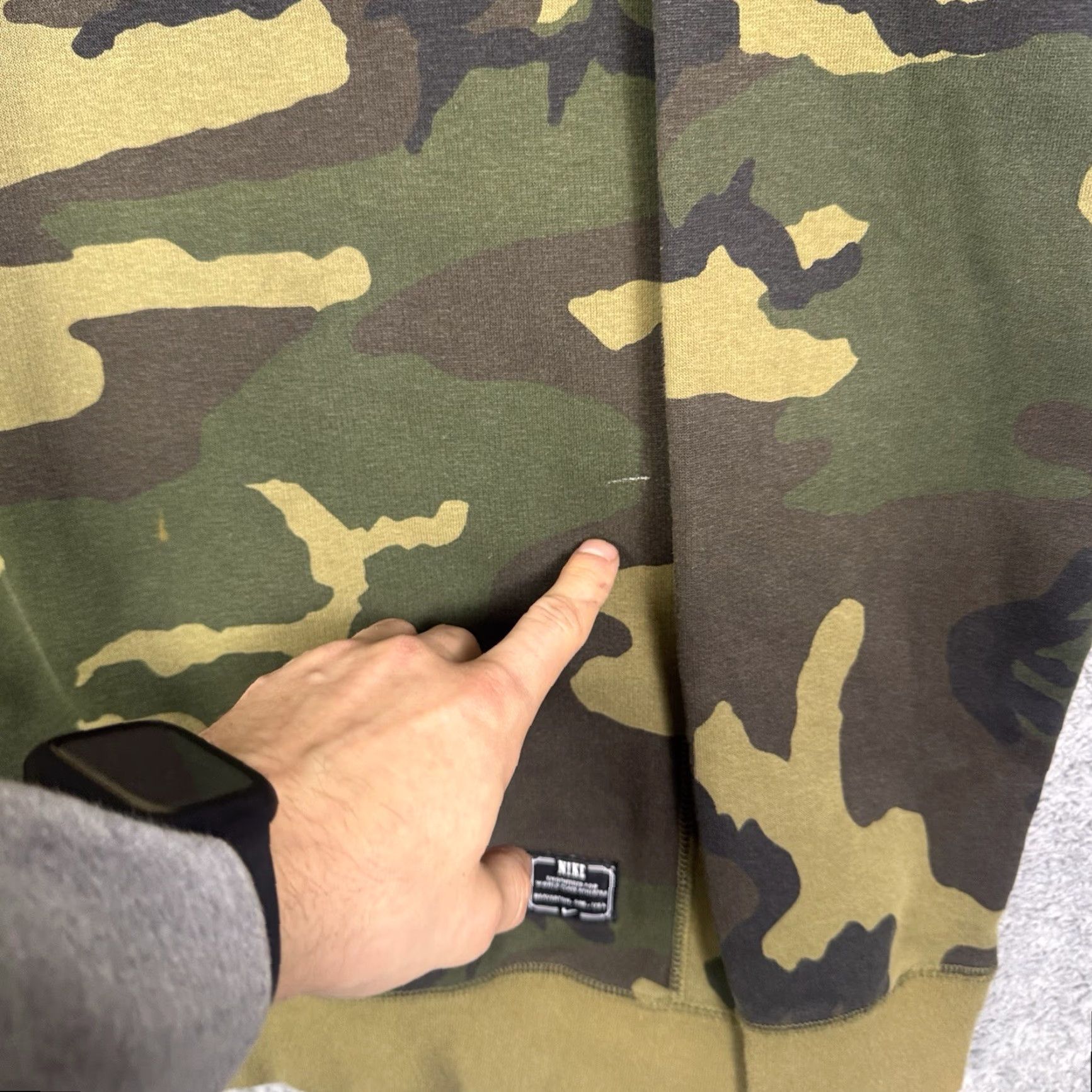 Nike Nike Camo Sweatshirt Mens M Pullover Crewneck Skate Y2K Grunge Military Woodland Size US M / EU 48-50 / 2 - 7 Thumbnail