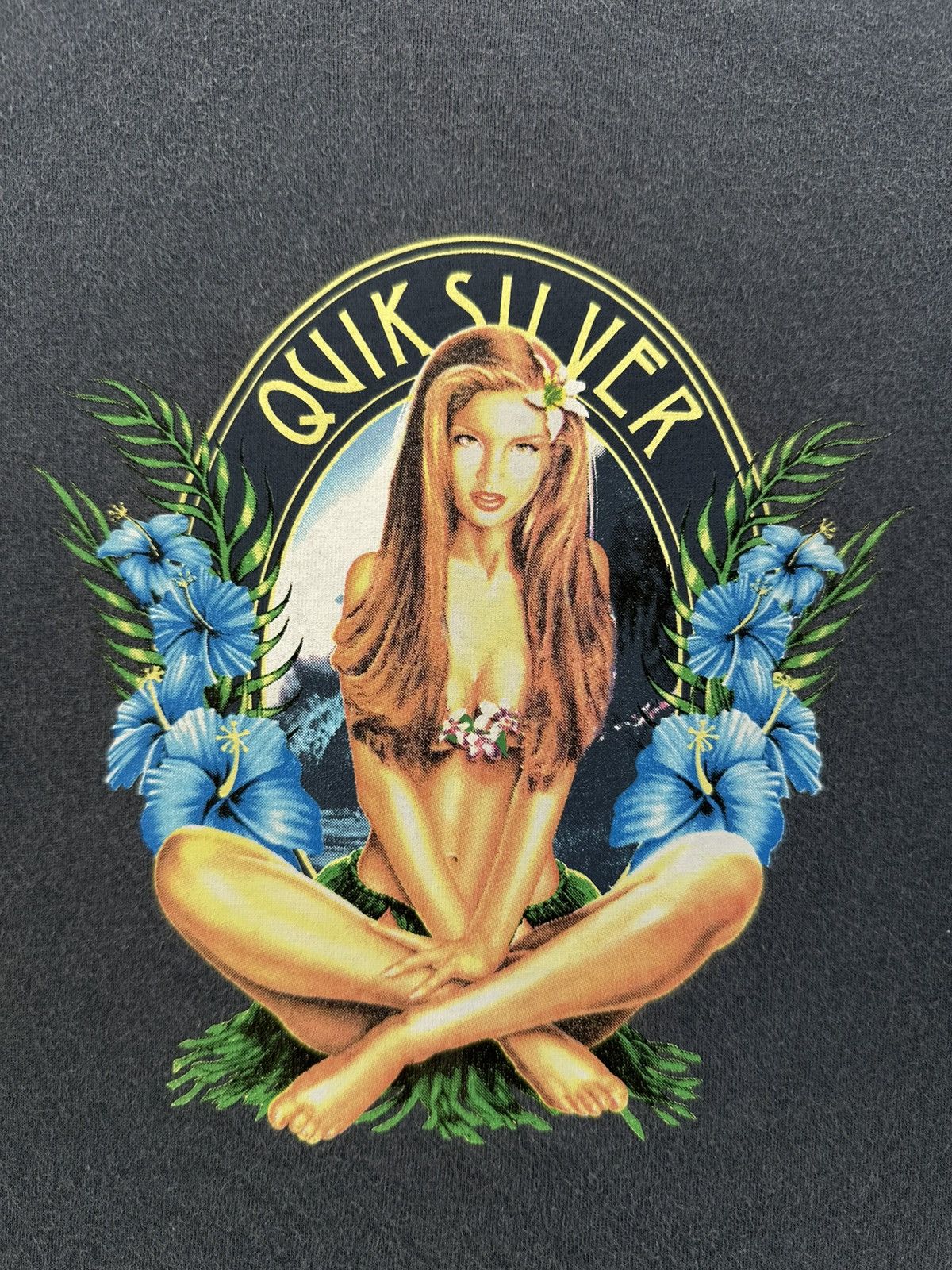 Quiksilver Thrashed Vintage Y2K Quiksilver Girl Aloha Surf Faded Tee Size US M / EU 48-50 / 2 - 3 Thumbnail