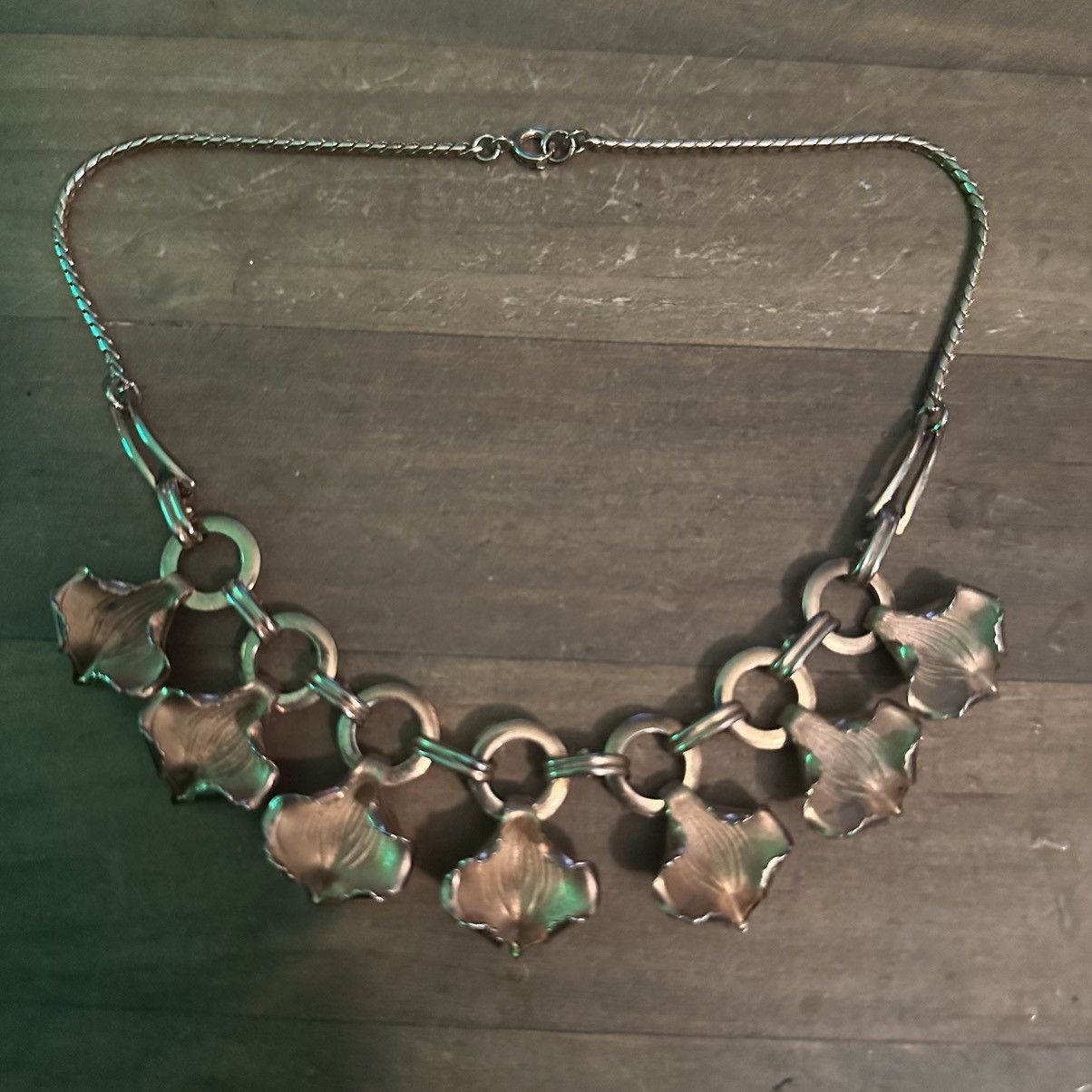Vintage Vintage flower petal shaped dangle necklace Size ONE SIZE - 2 Thumbnail