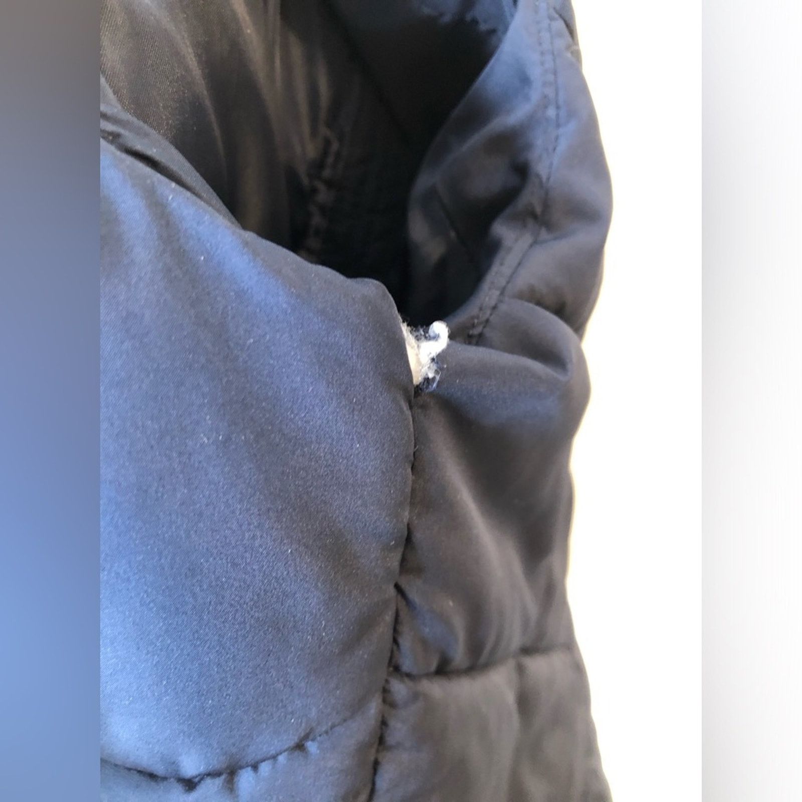 Aeropostale Aeropostale Women’s Puffer Vest— Medium (Please see photos) Size M / US 6-8 / IT 42-44 - 9 Thumbnail