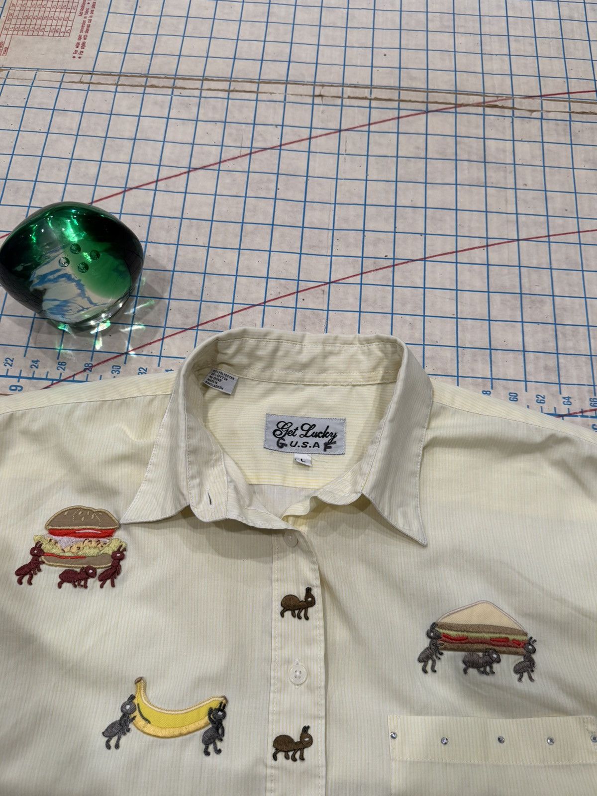 Vintage Vintage Get Lucky Ant Patches Button Up Shirt Yellow Size L Size US L / EU 52-54 / 3 - 4 Thumbnail