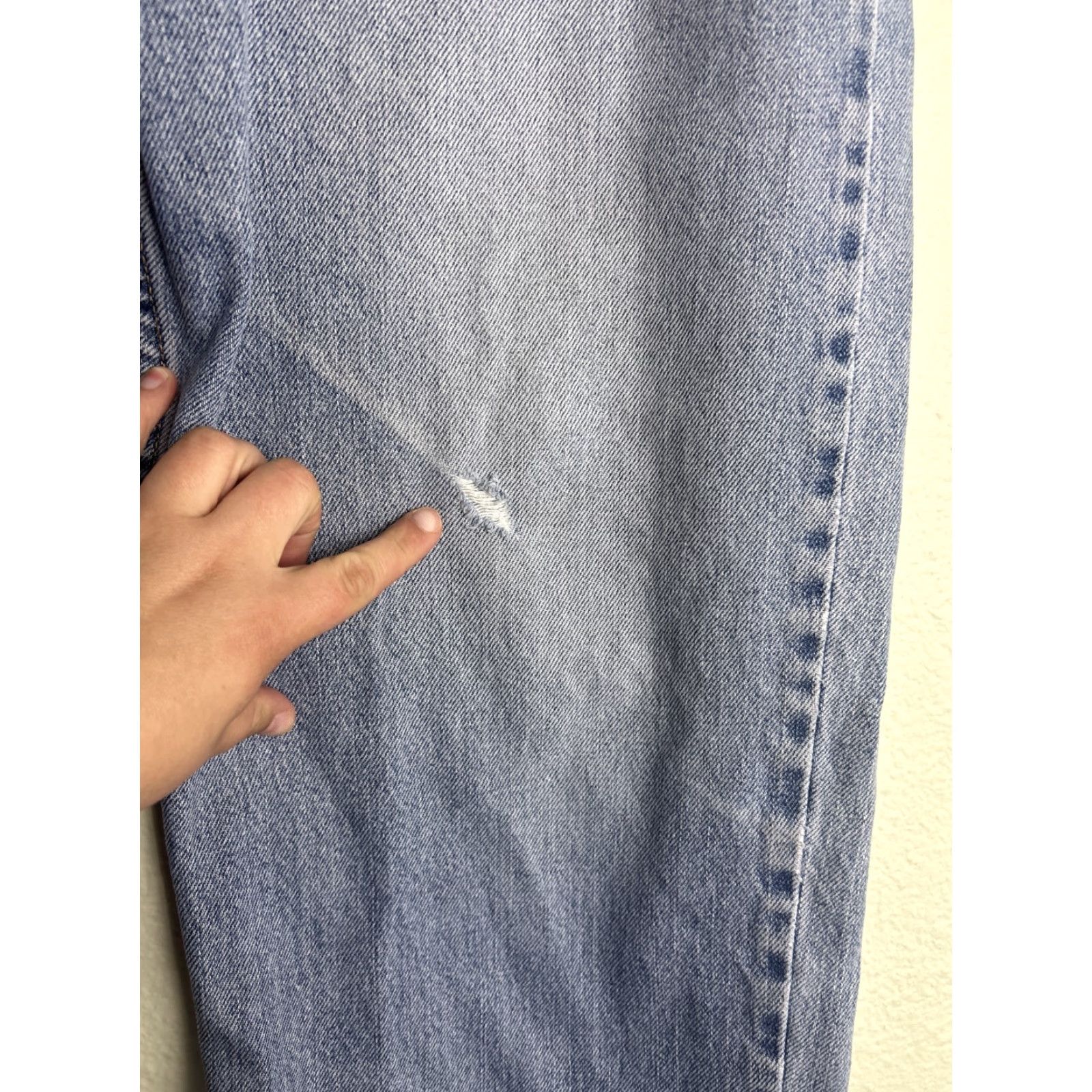 Levi's Levi’s 550 Jeans Mens Light Wash Relaxed Fit 38x32 Distressed Stains Blue Denim Straight 90s Inches? Size US 38 / EU 54 - 5 Thumbnail