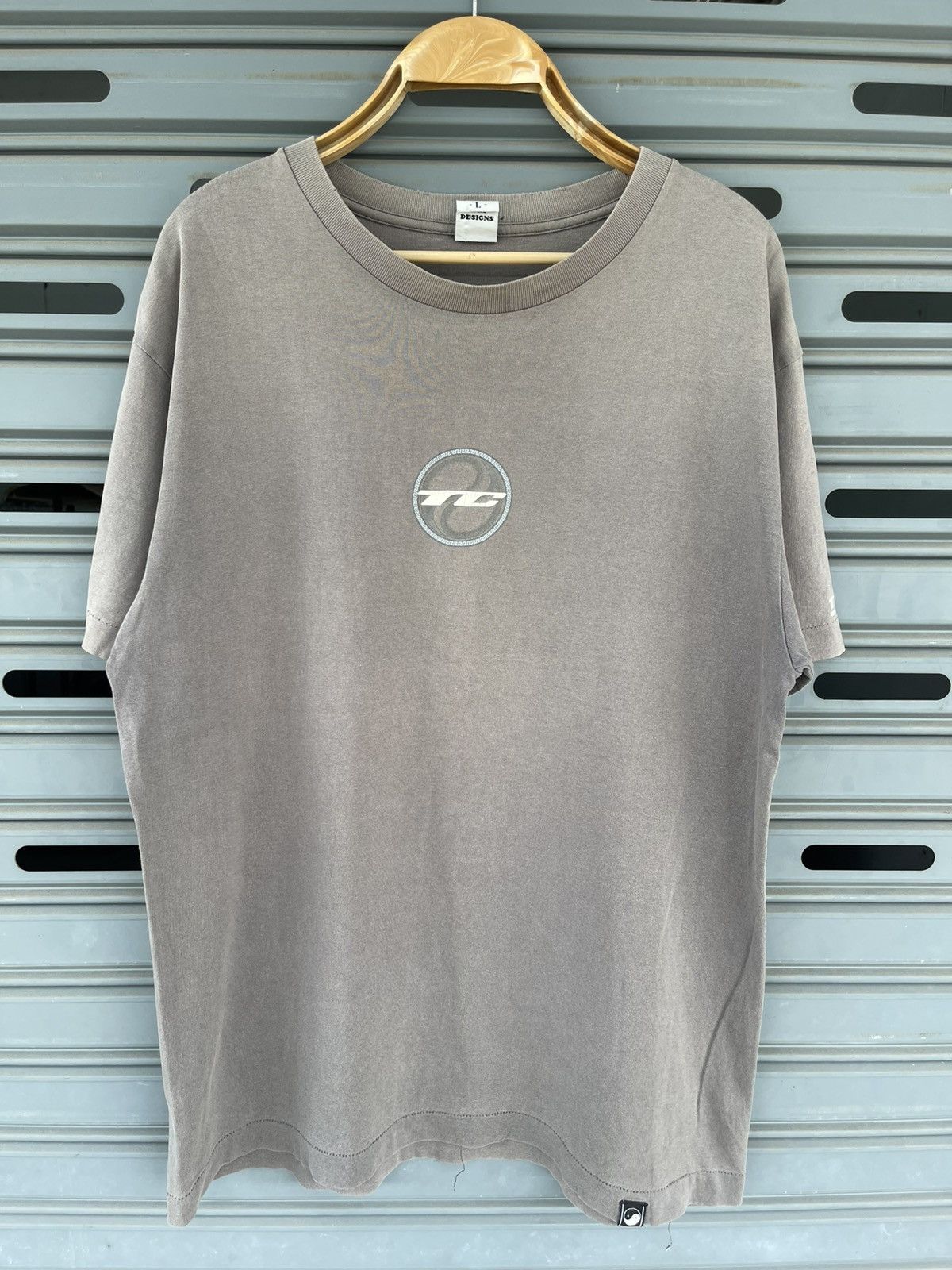 Other Vintage 90s T&C Surf Designs Dragon Yin Yang Surfboard Tees Size US L / EU 52-54 / 3 - 2 Thumbnail