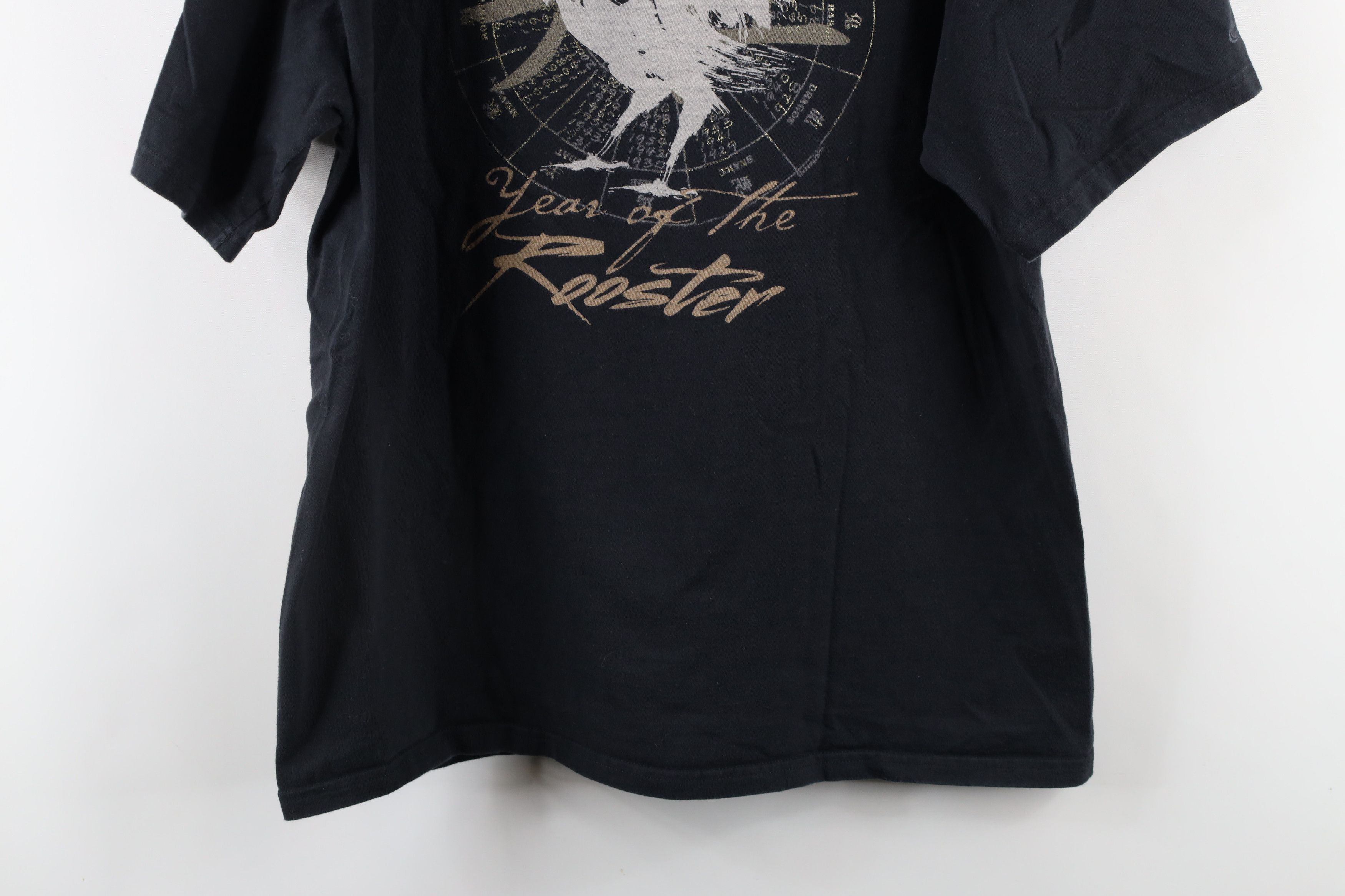 Vintage Vintage Spell Out Year of the Rooster Short Sleeve T-Shirt Size US L / EU 52-54 / 3 - 12 Thumbnail