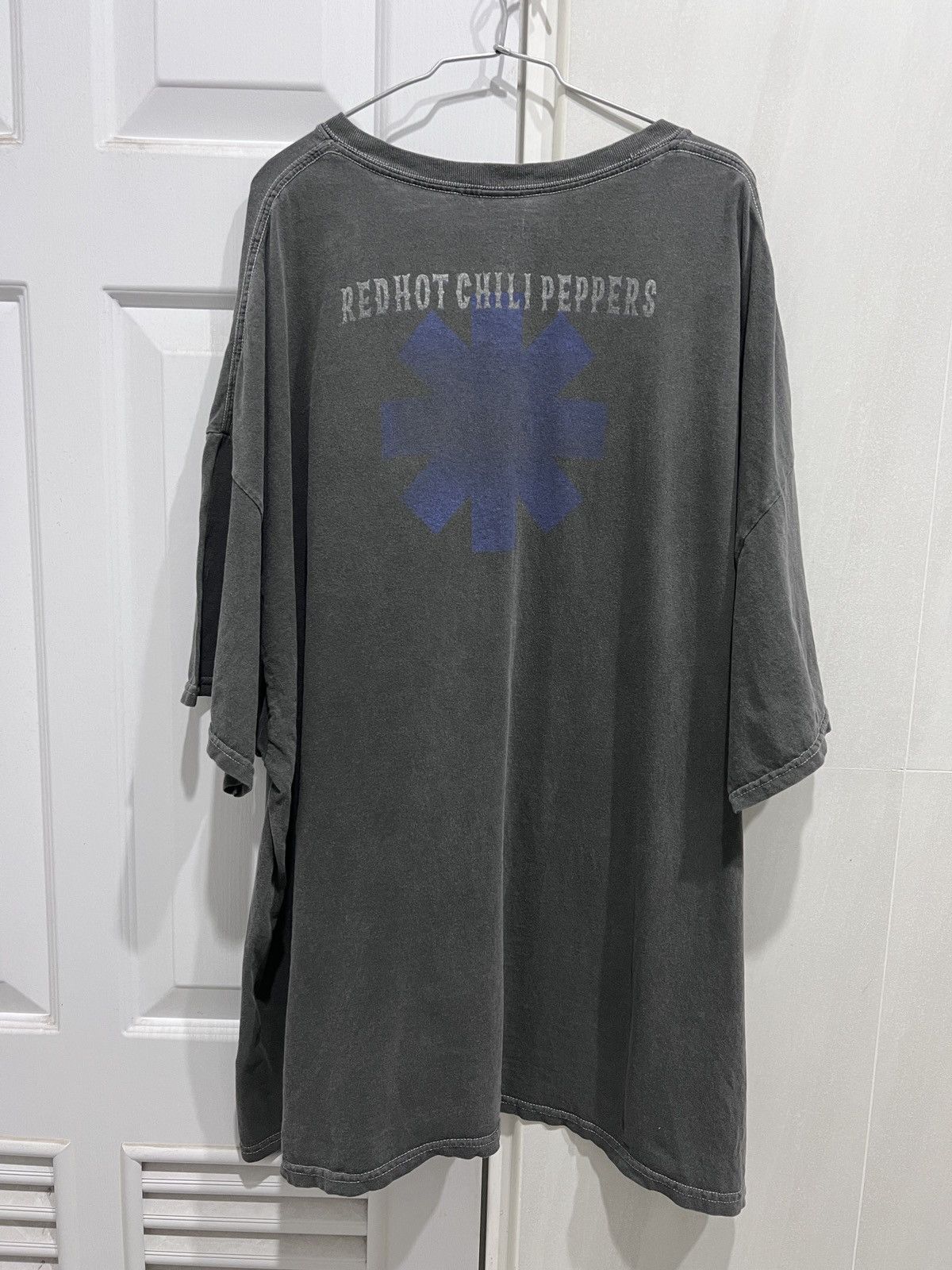 Band Tees Red Hot Chili Peppers Promo Tee 2XL Faded Size US XXL / EU 58 / 5 - 3 Thumbnail