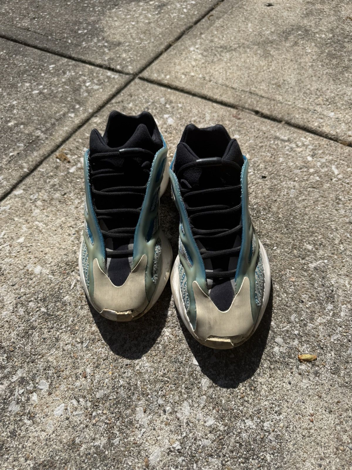 Yeezy Adidas Yeezy Distressed 700 V3 'Arzareth' Size US 7 / EU 40 - 2 Thumbnail