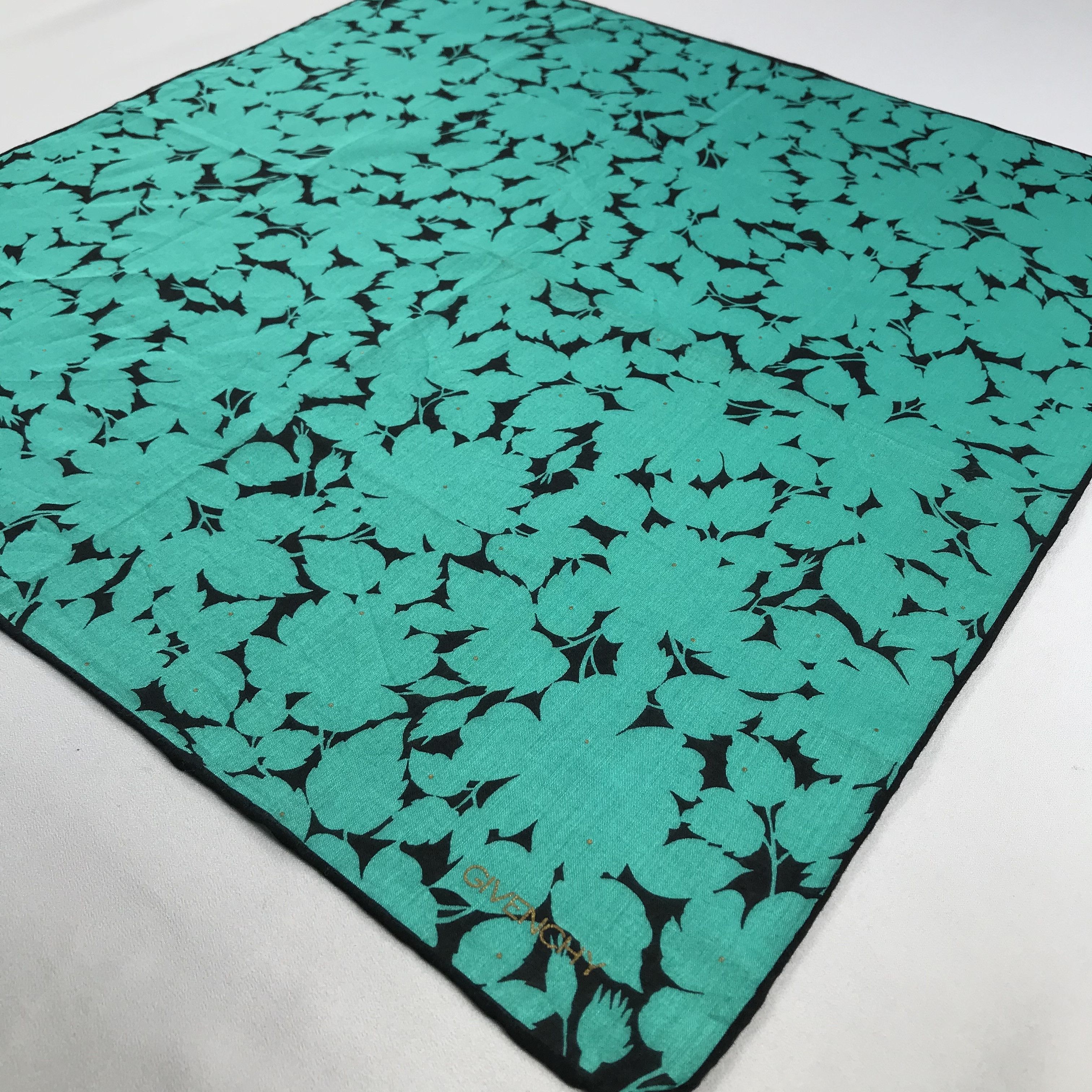 Vintage GivenCHY Handkerchief / Bandana / Neckerchief C778 Size ONE SIZE - 4 Thumbnail