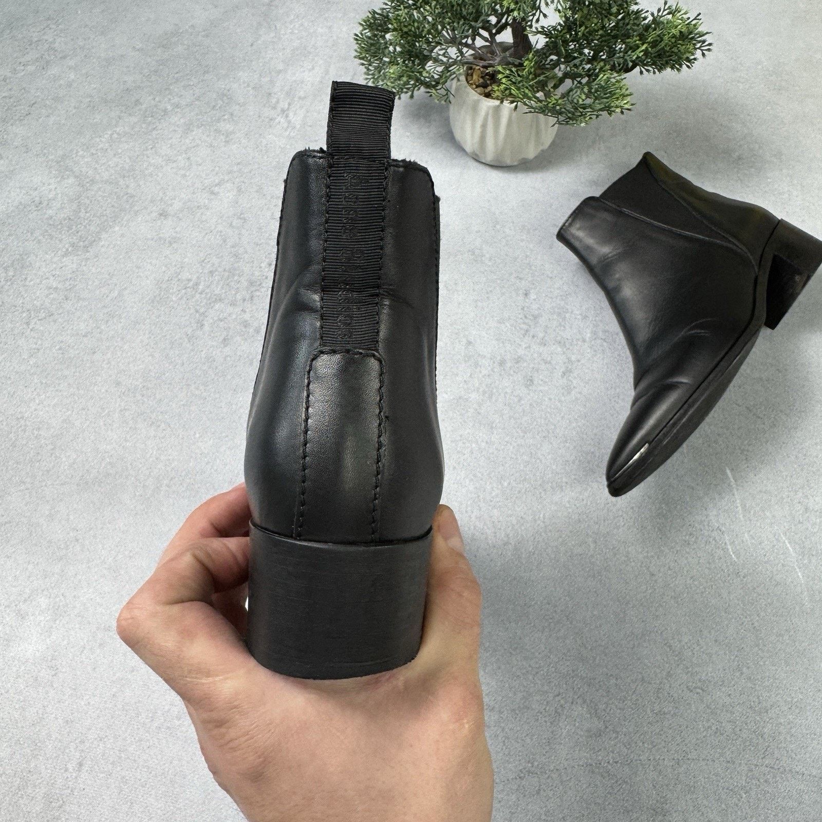 Acne Studios Acne Studios Ankle Boots Leather Chelsea Size 36 Black US 6 Size US 6 / IT 36 - 9 Thumbnail
