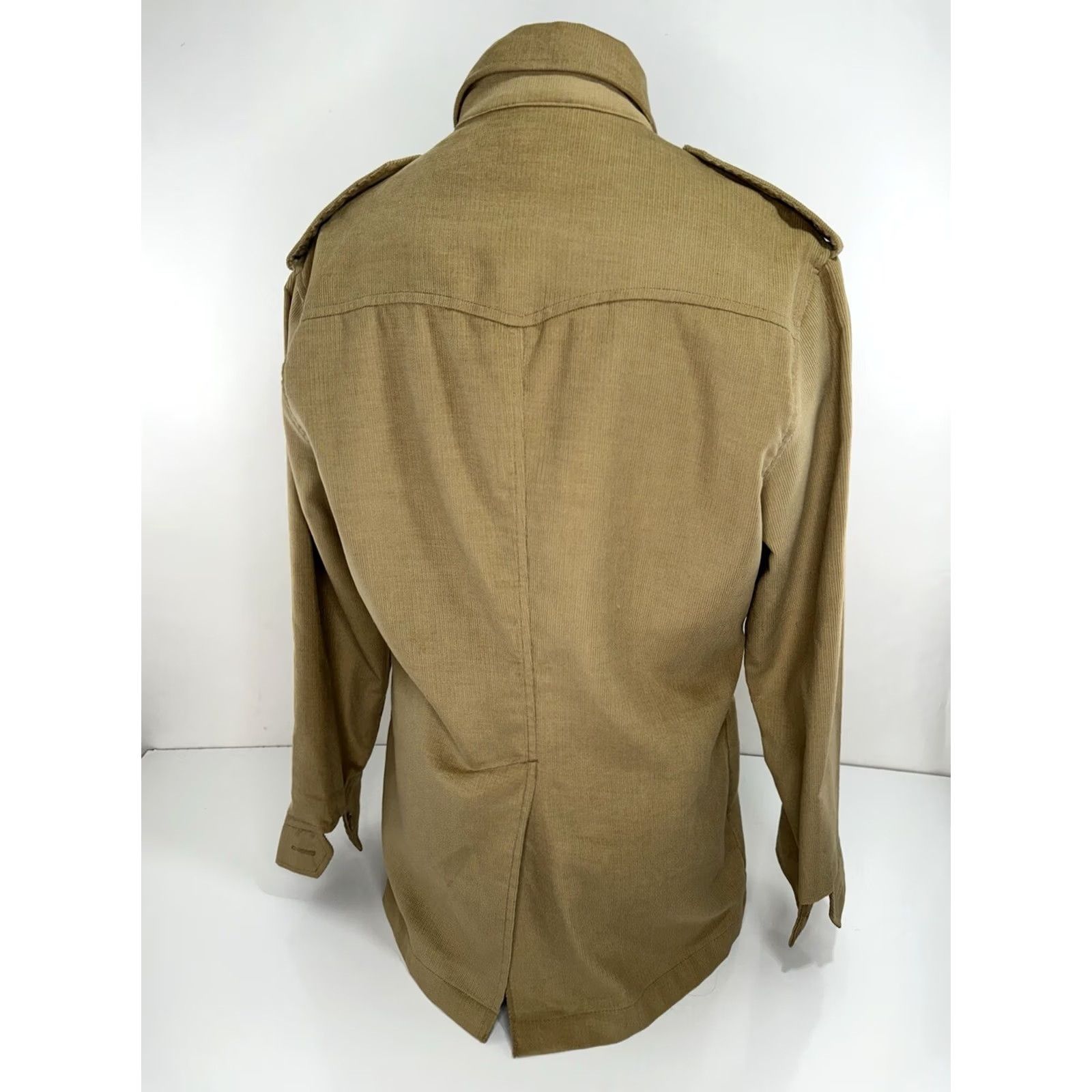 Levi's VINTAGE LEVI'S Signature Corduroy SAFARI Photographer L Jacket Tan Mens Size US L / EU 52-54 / 3 - 5 Thumbnail
