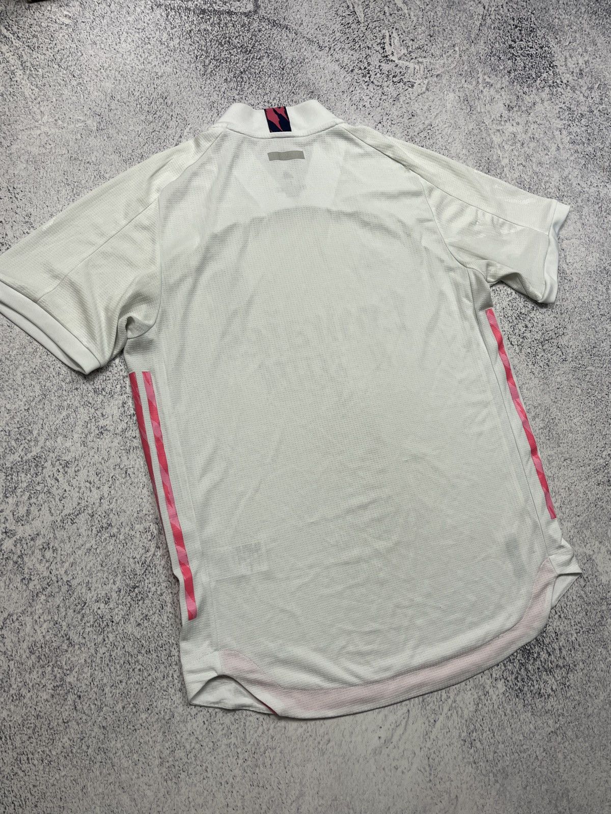 Adidas Real Madrid Adidas 2020/21 Season Player Soccer Jersey Pink Size US M / EU 48-50 / 2 - 18 Thumbnail