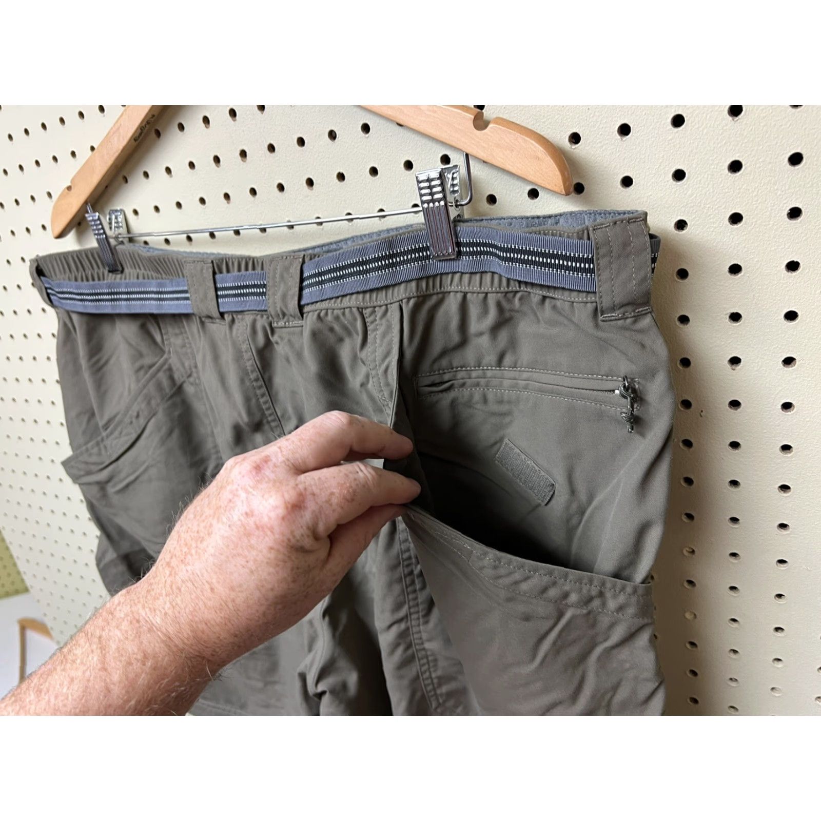 Vintage LL Bean Men Nylon Cargo Outdoor Hiking Fishing Shorts Belting Brown/Green 42 Regular Belted Cargo Pocket Pockets Outdoor Mens Shirt? Size US 42 / EU 58 - 3 Thumbnail