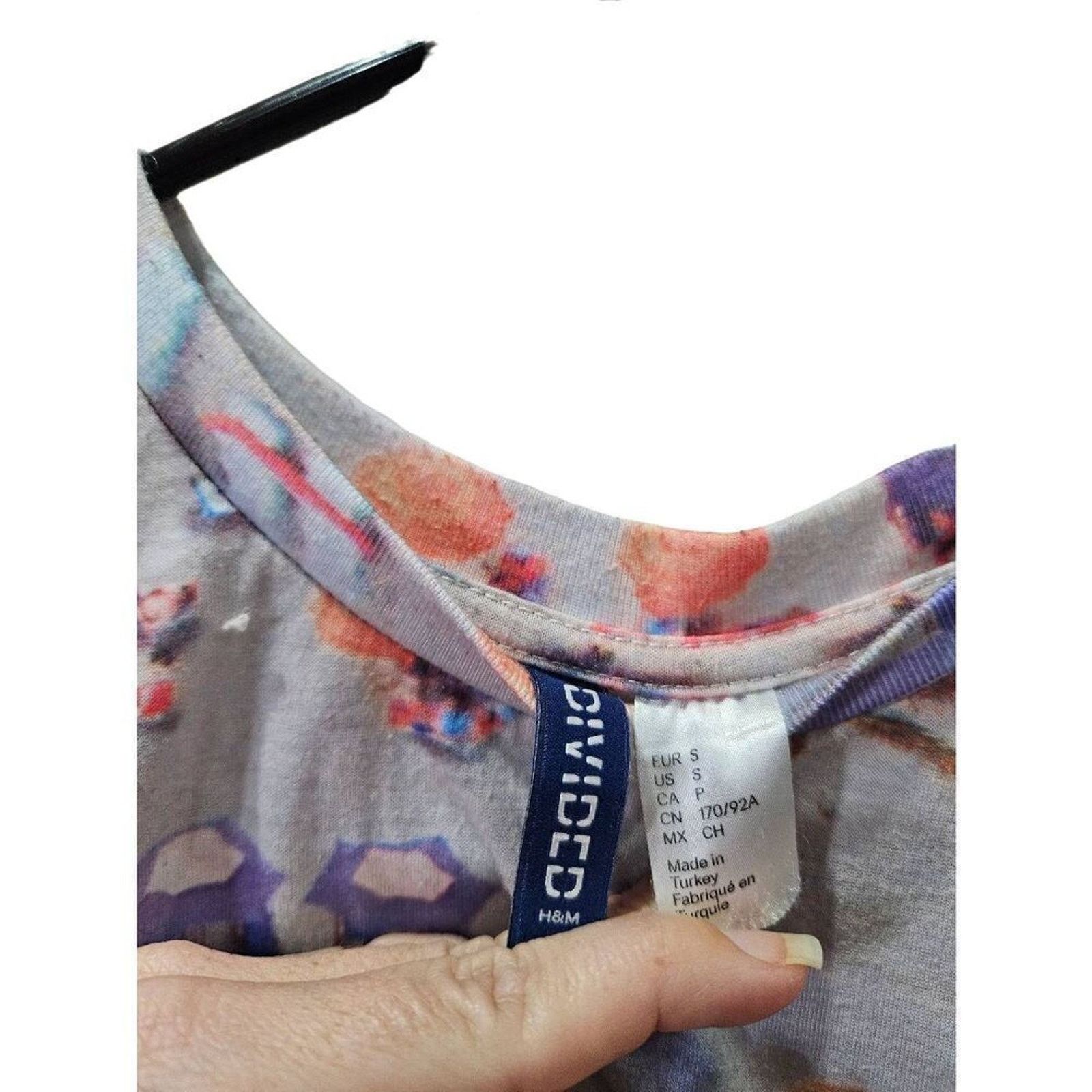 H&M H&M divided S shirt Size US S / EU 44-46 / 1 - 5 Thumbnail