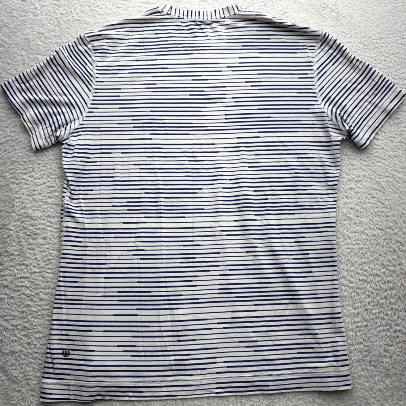 Lululemon Lululemon Metal Vent Tech Short Sleeve Shirt Navy White Striped M Mens Crew Neck Moisture Wicking Breathable Athletic Activewear Nij? Size US M / EU 48-50 / 2 - 5 Thumbnail