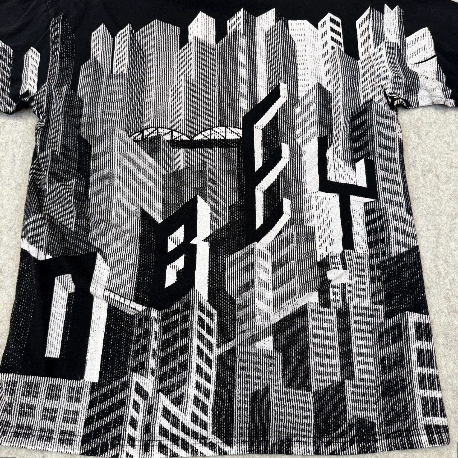 Obey VINTAGE Obey Propaganda Shirt Mens Large Black Cityscape All Over Graphic Made USA Size US L / EU 52-54 / 3 - 7 Thumbnail