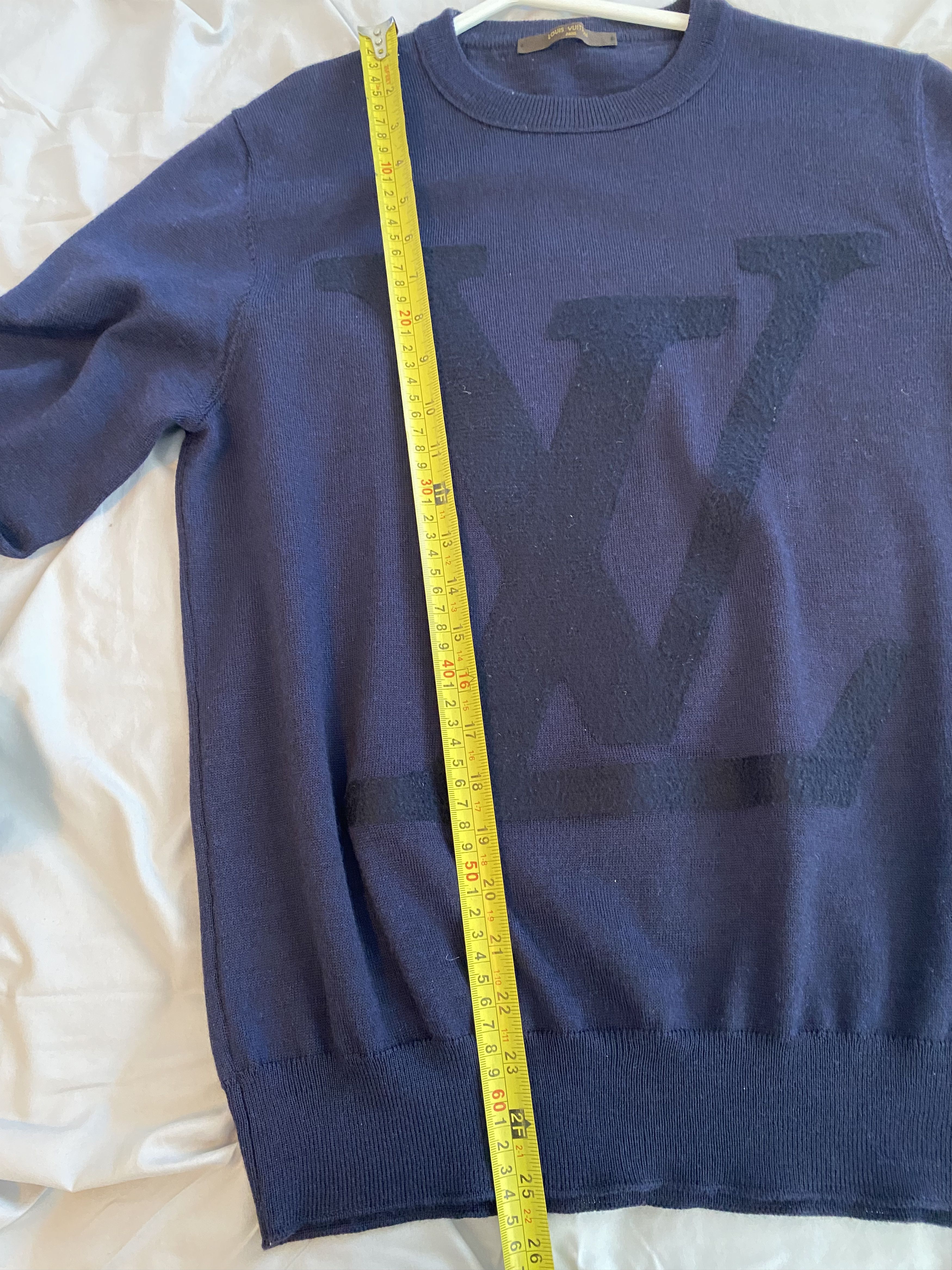 Louis Vuitton Louis Vuitton Oversized "LV" Logo Crewneck Sweater Size US S / EU 44-46 / 1 - 3 Thumbnail