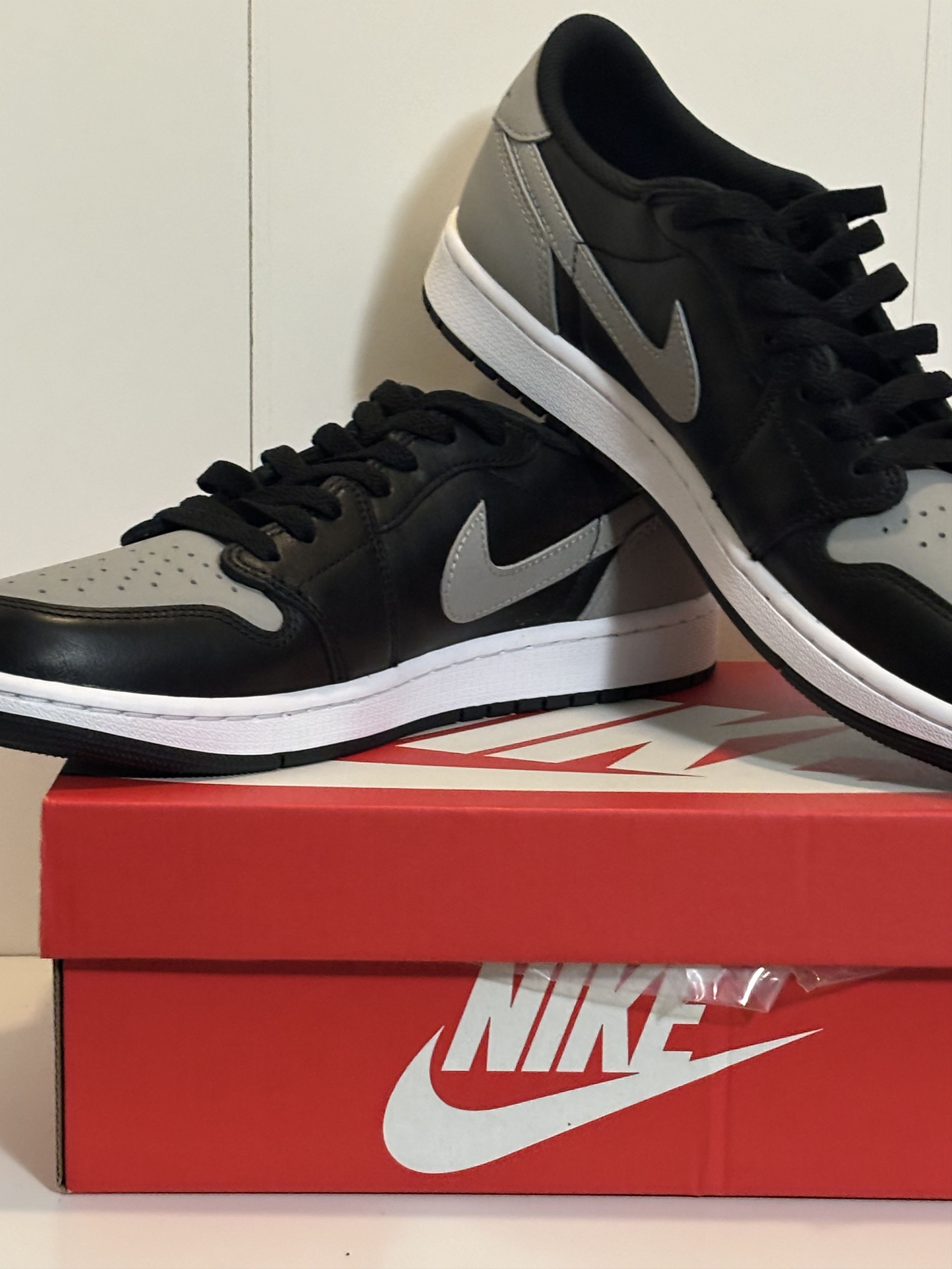 Nike Jordon 1 Retro Low OG Size US 10 / EU 43 - 2 Thumbnail