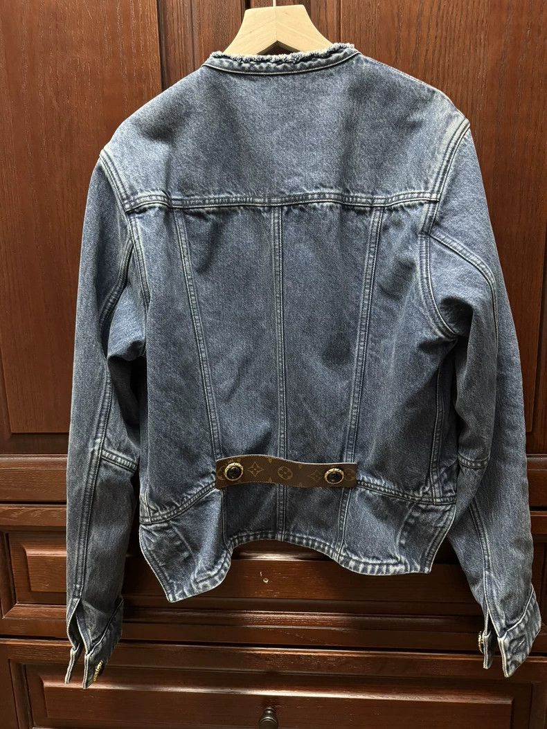 Louis Vuitton Louis Vuitton Blue patchwork denim jacket 2503-Nextarrow Size XS / US 0-2 / IT 36-38 - 2 Thumbnail