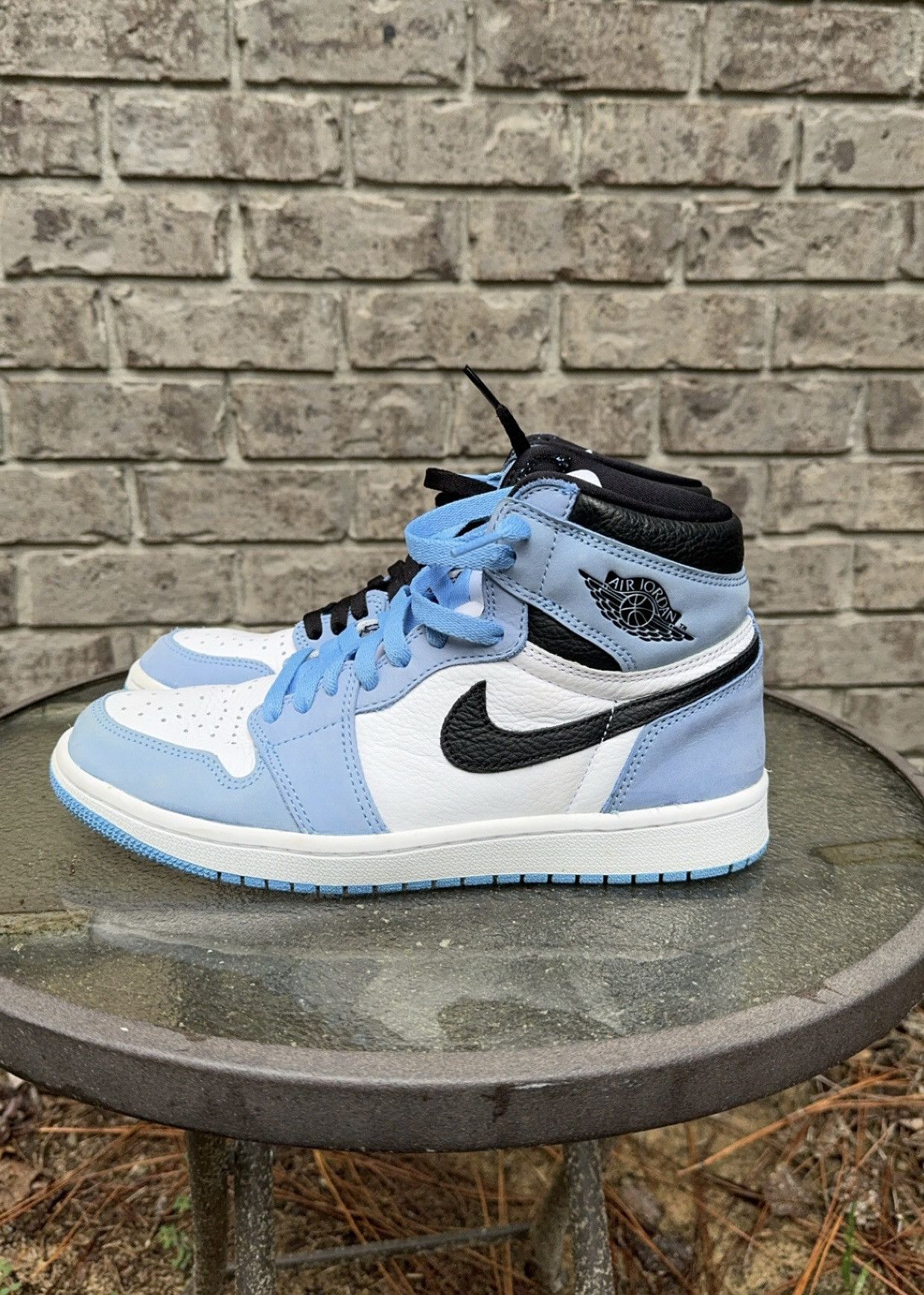 Jordan Brand Nike Air Jordan 1 High University Blue “UNC” Size US 8.5 / EU 41-42 - 3 Thumbnail