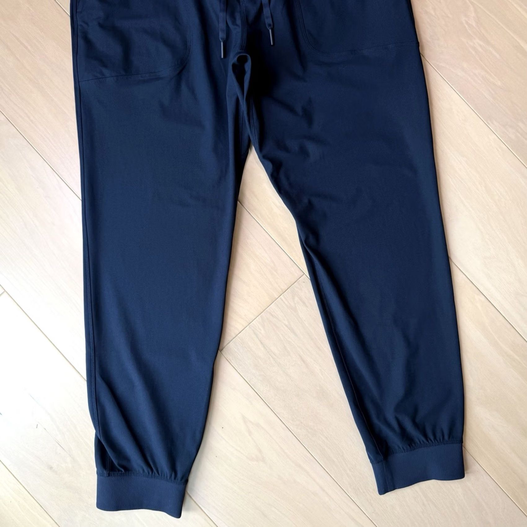 Lululemon Lululemon ABC Jogger Pants Large Navy Blue Knit Polyester Regular 28in Inseam Men Activewear Jogger Tapered Salable Lululemon ABC Model Mens Size US 33 - 4 Thumbnail