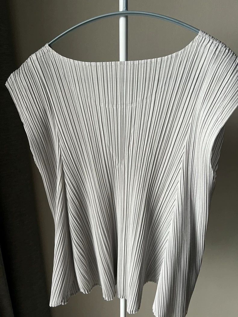 Issey Miyake Issey Miyake size:3 Light grey pleated top vest Size S / US 4 / IT 40 - 3 Thumbnail