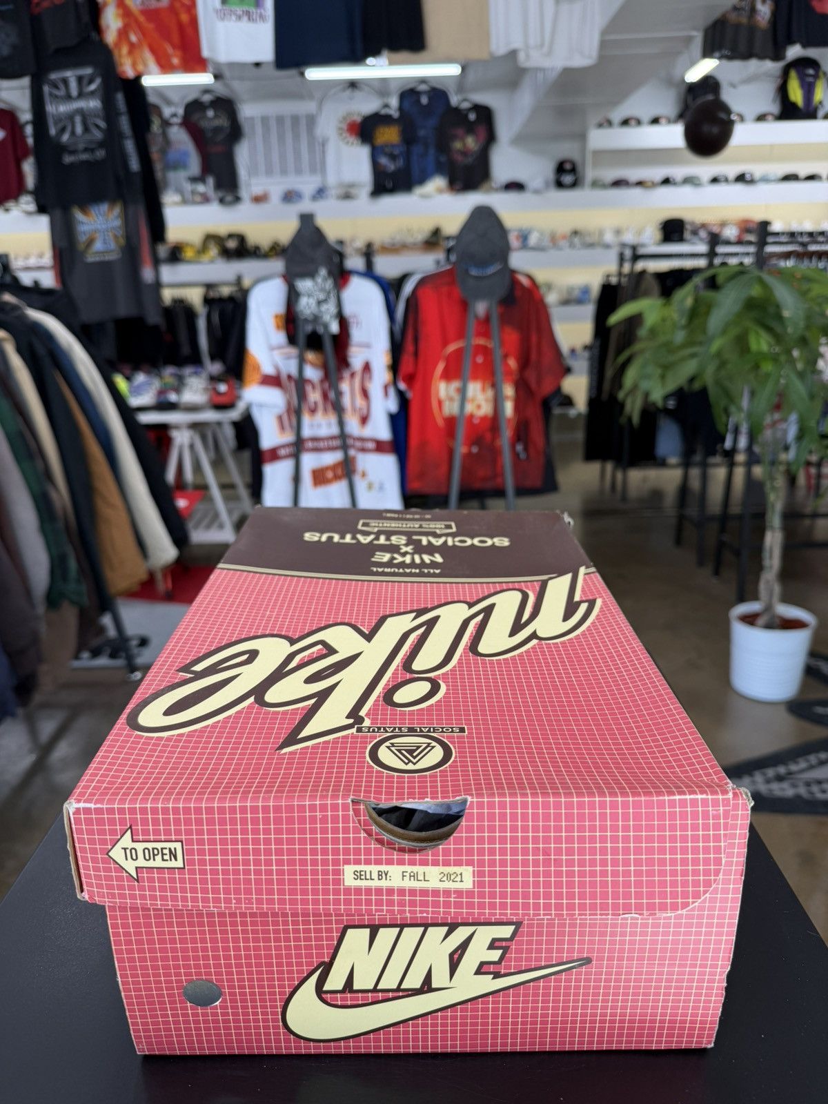 Nike × Social Status Nike Dunk Mid Social Status Chocolate Milk Size 9 (2021) Size US 9 / EU 42 - 16 Thumbnail